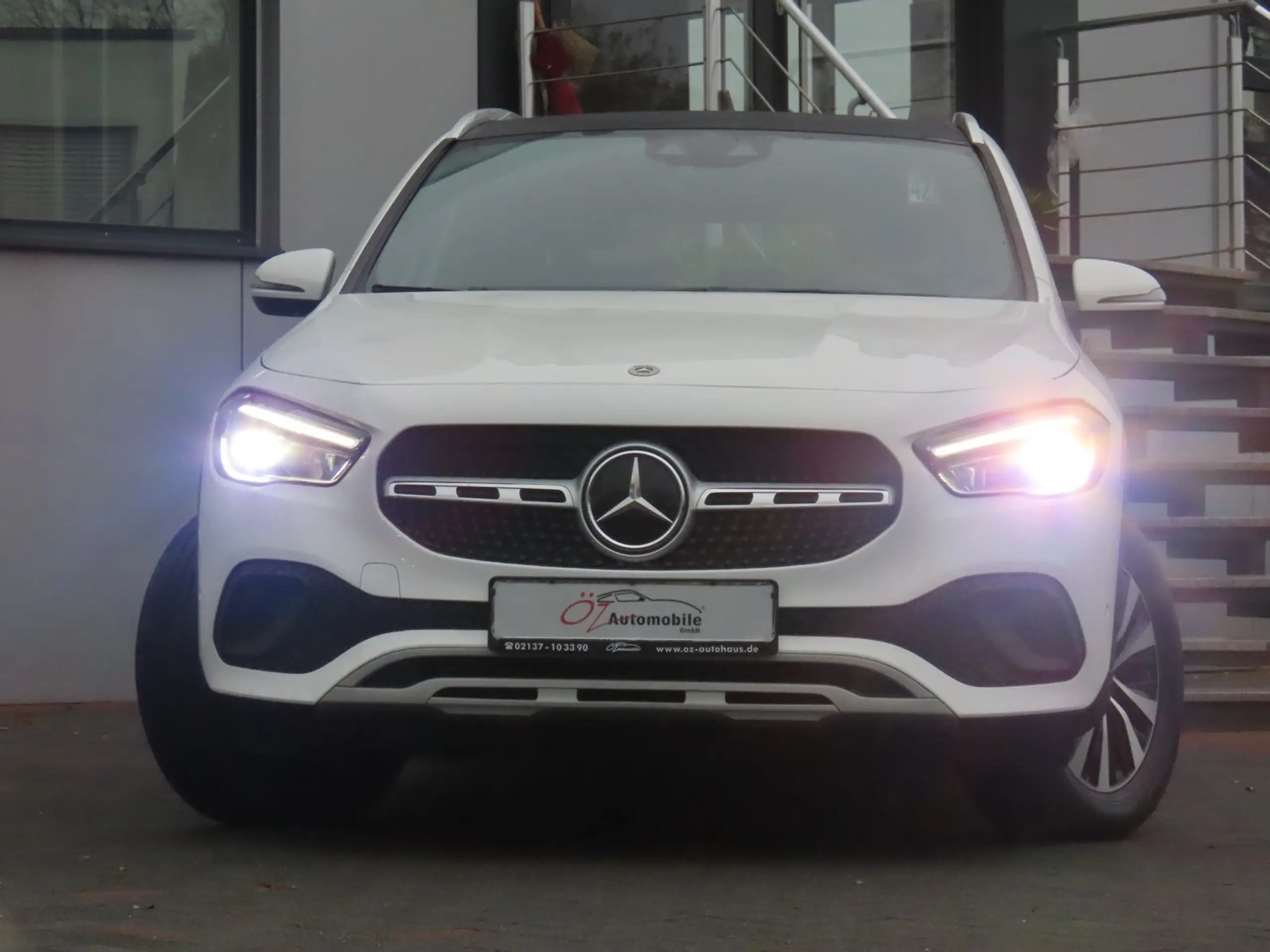 Mercedes-Benz - GLA 220