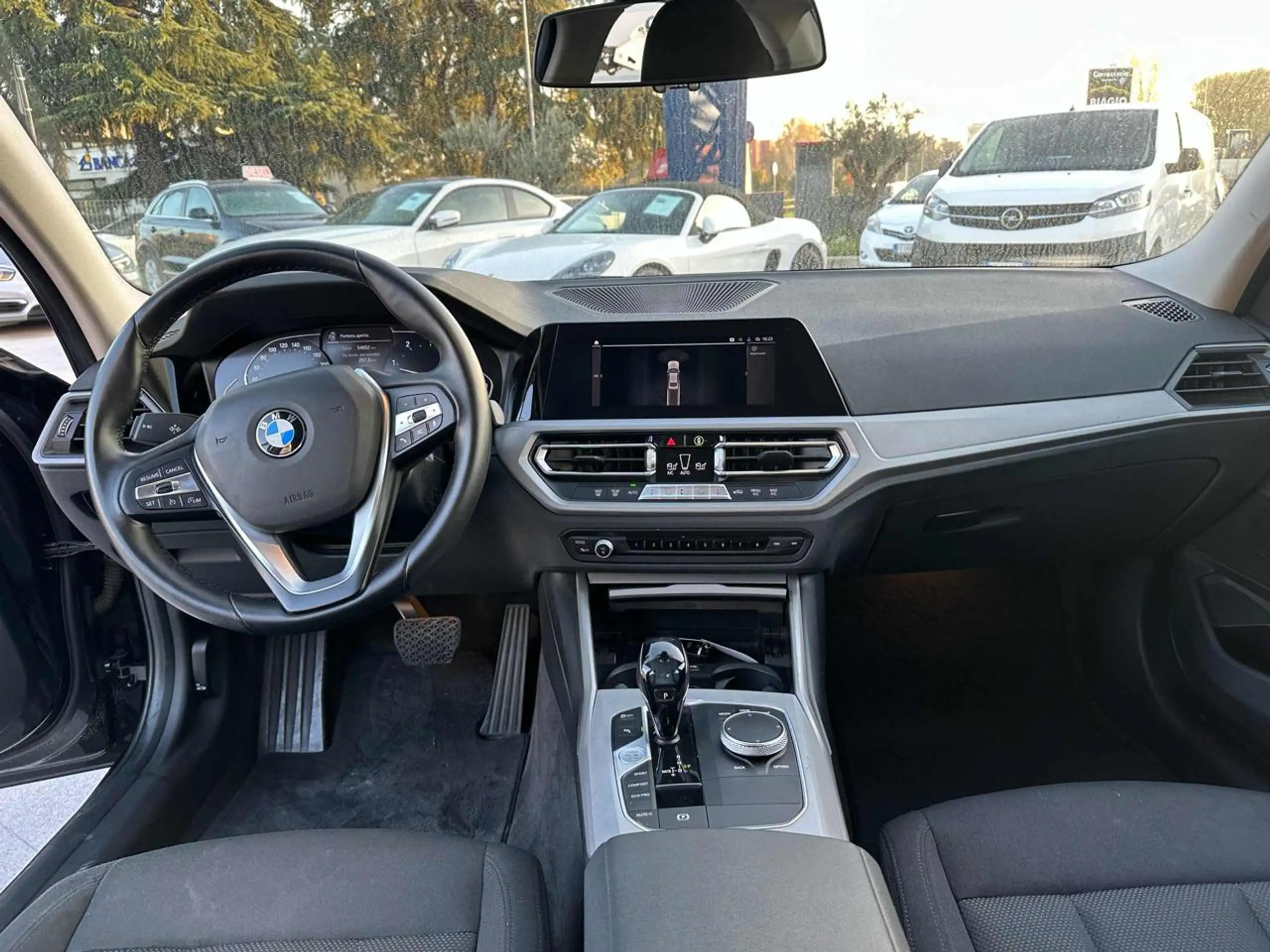 BMW - 318