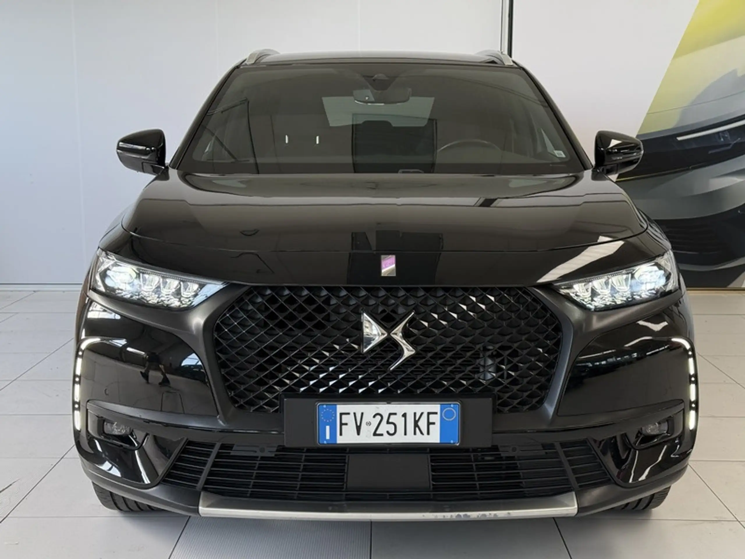 DS Automobiles - DS 7 Crossback