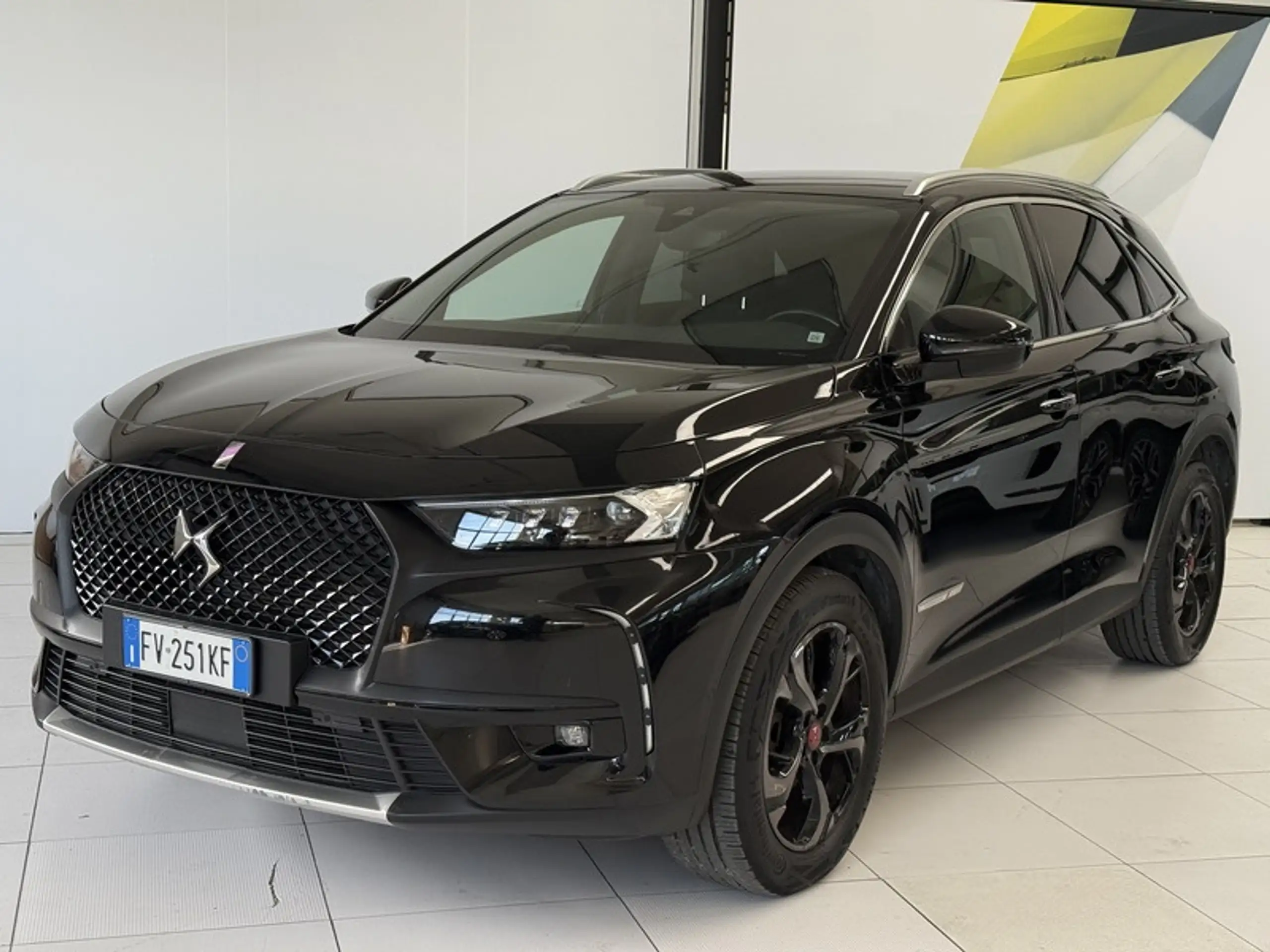 DS Automobiles - DS 7 Crossback