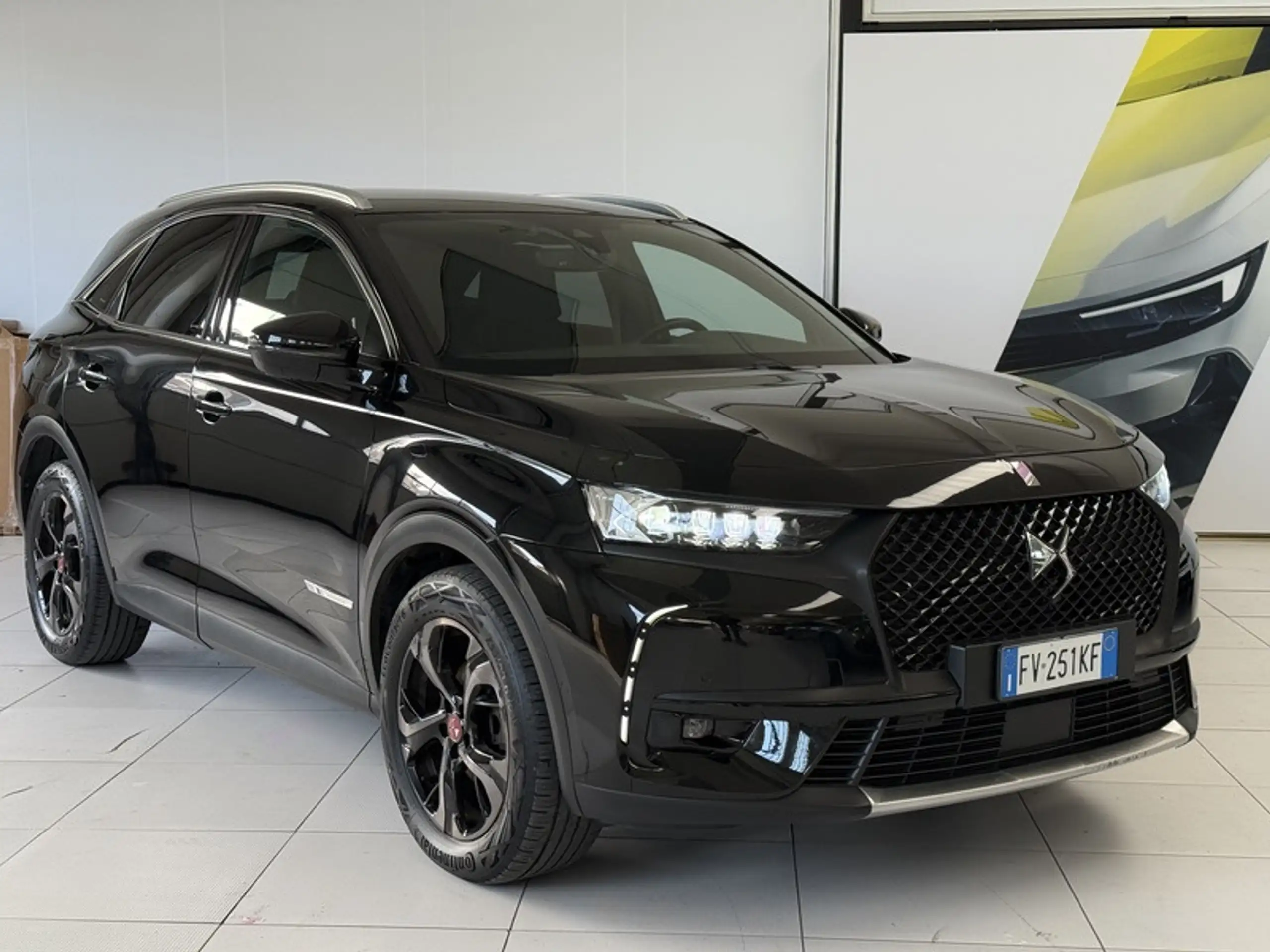 DS Automobiles - DS 7 Crossback