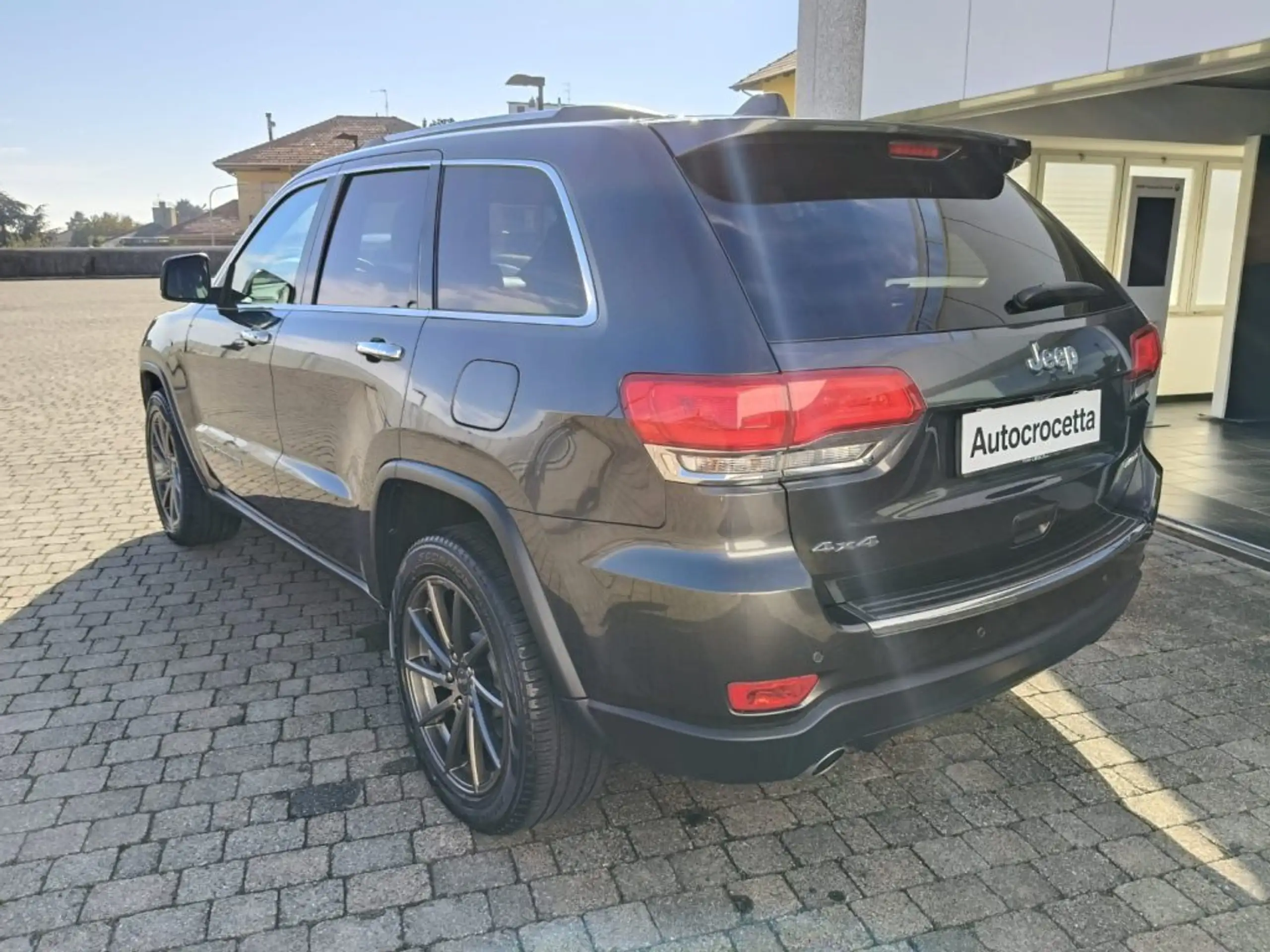 Jeep - Grand Cherokee