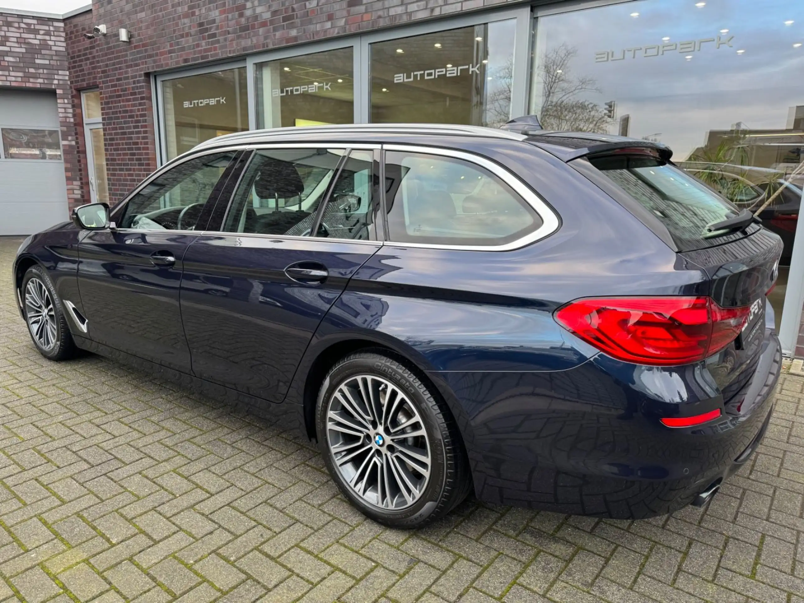 BMW - 520