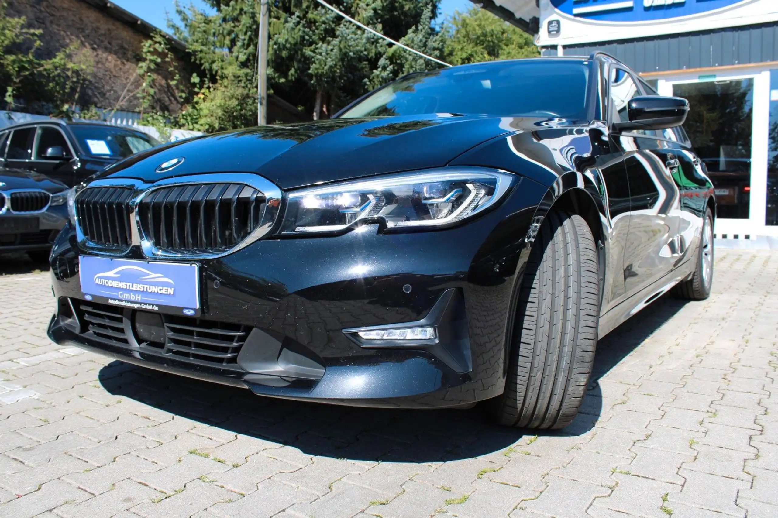 BMW - 320