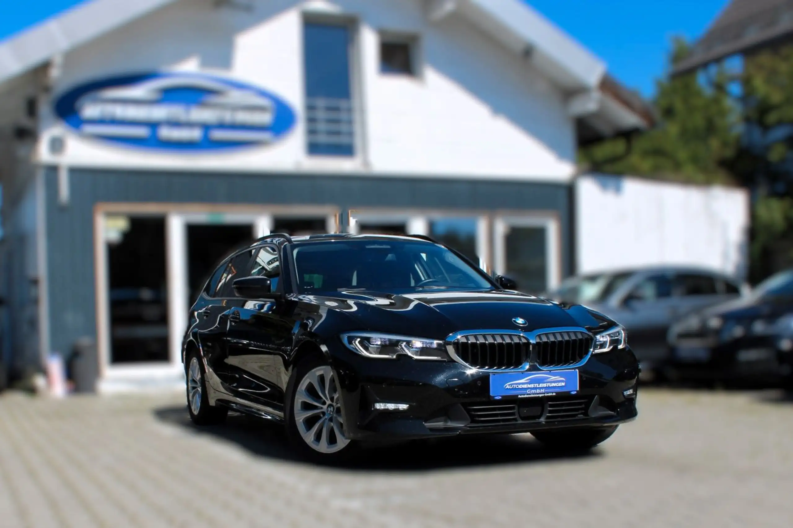 BMW - 320