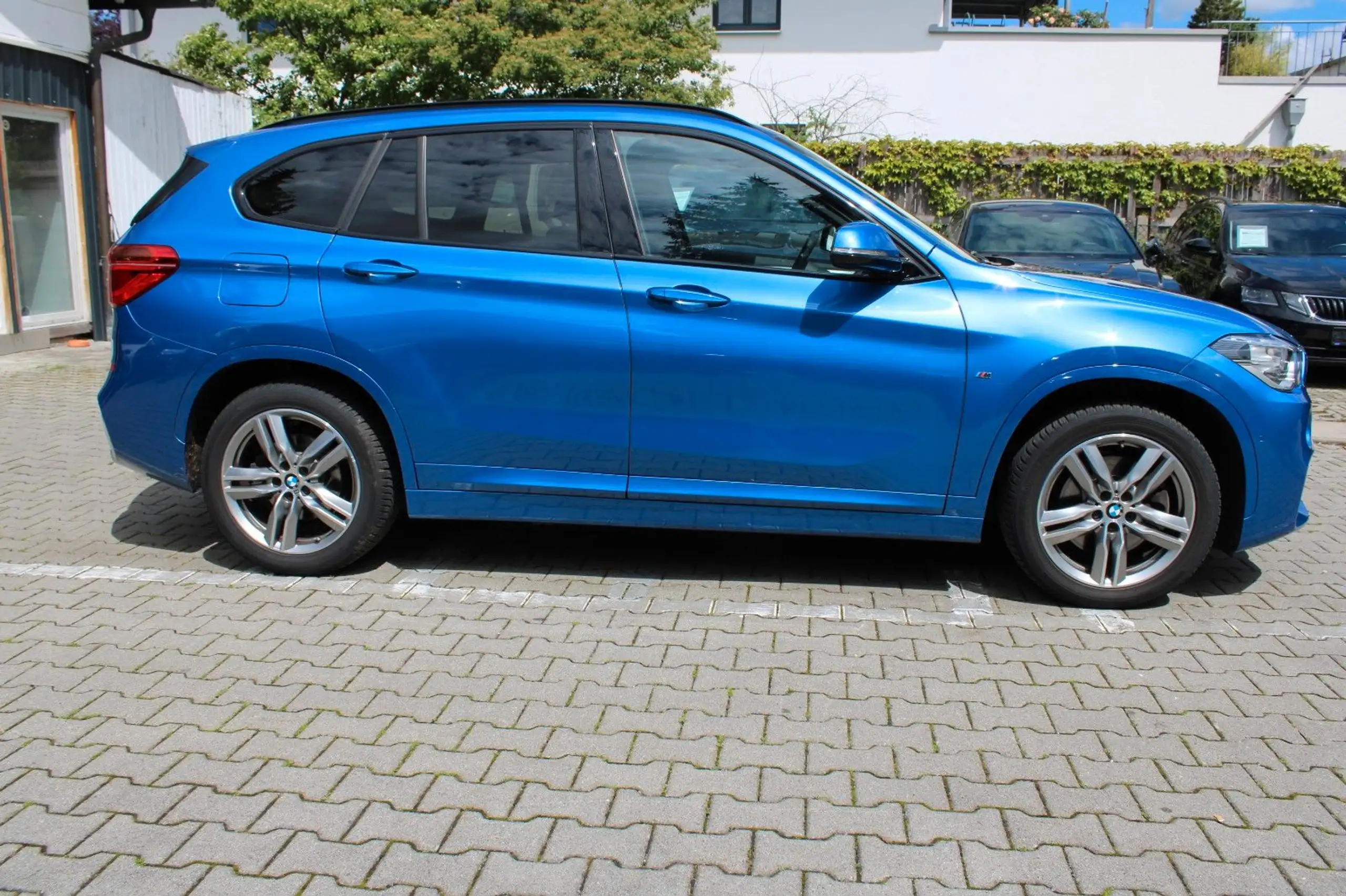 BMW - X1