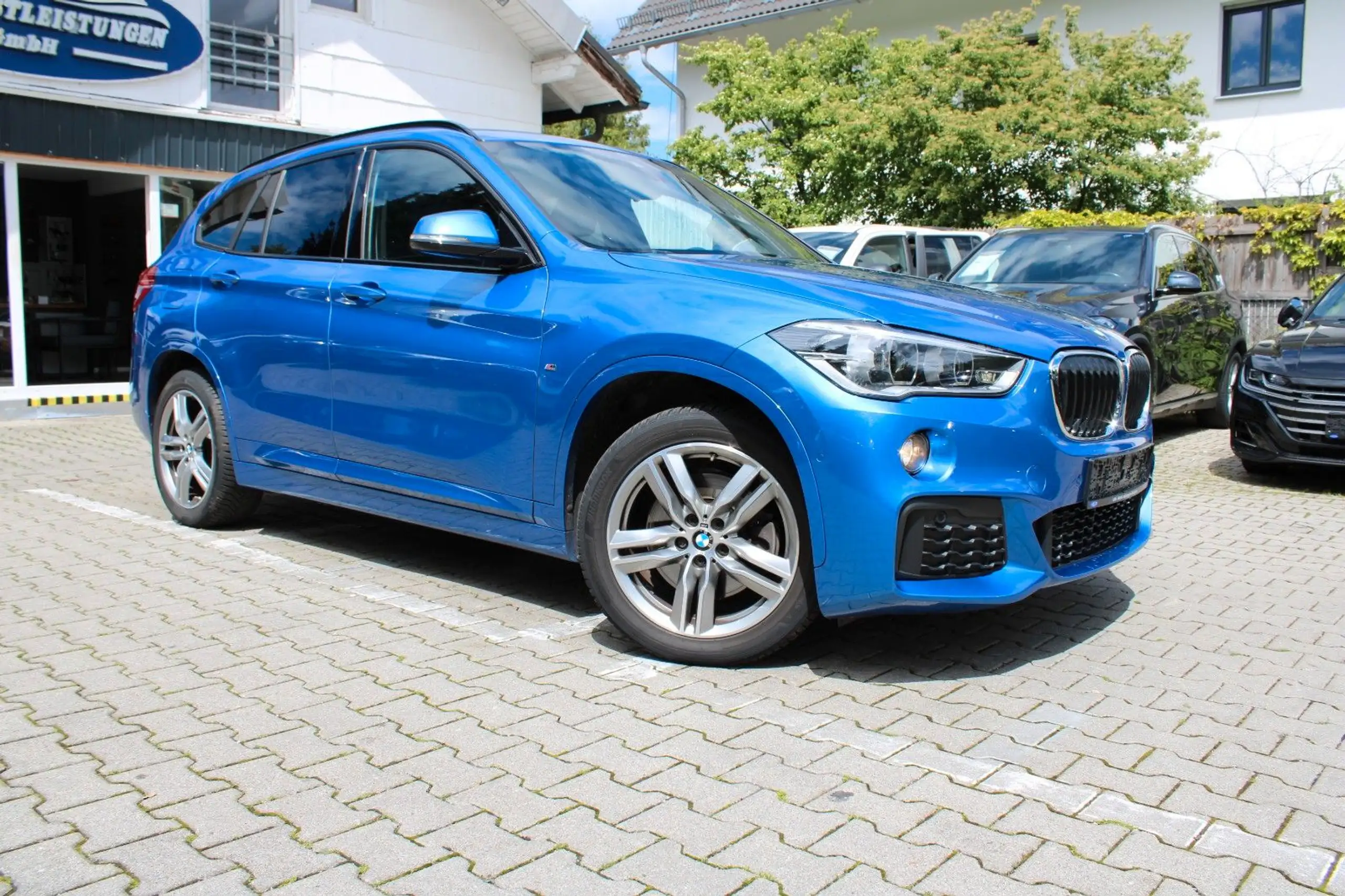 BMW - X1