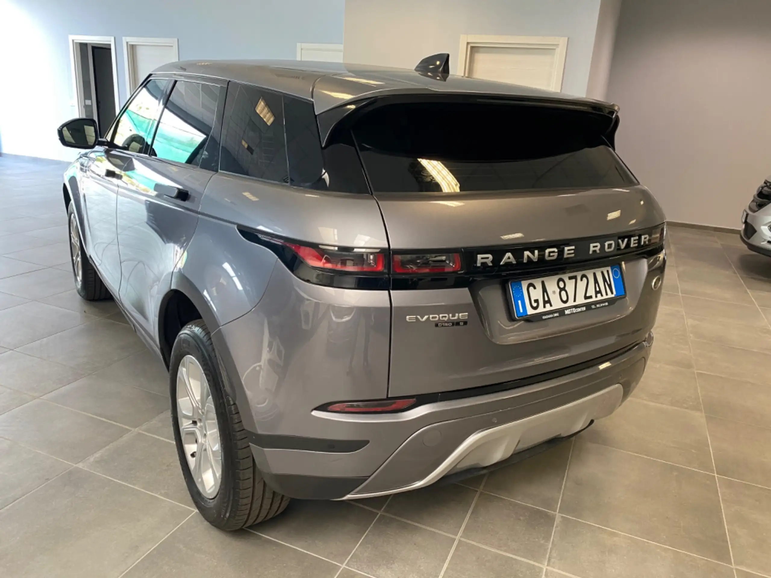 Land Rover - Range Rover Evoque