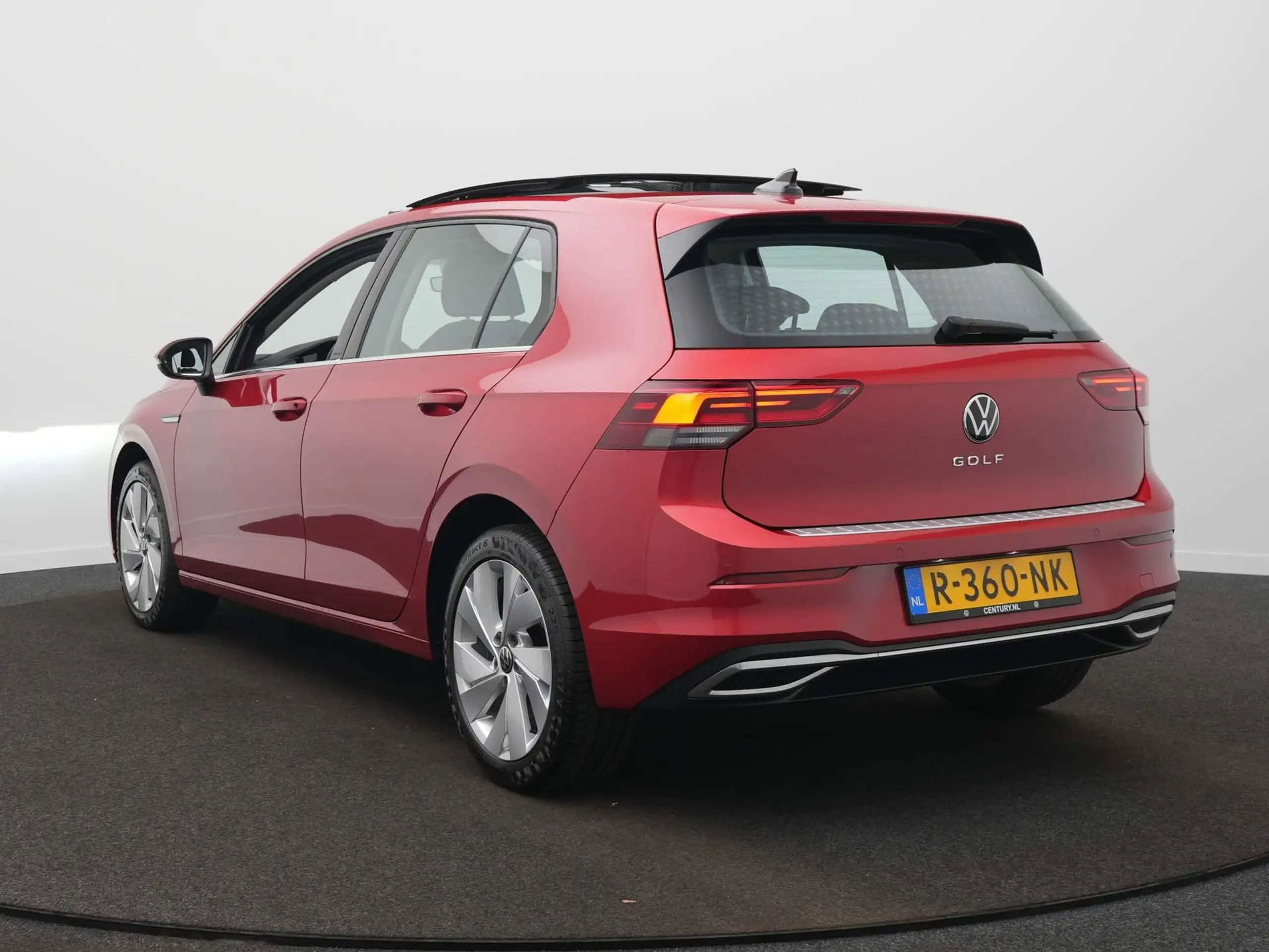 Volkswagen - Golf