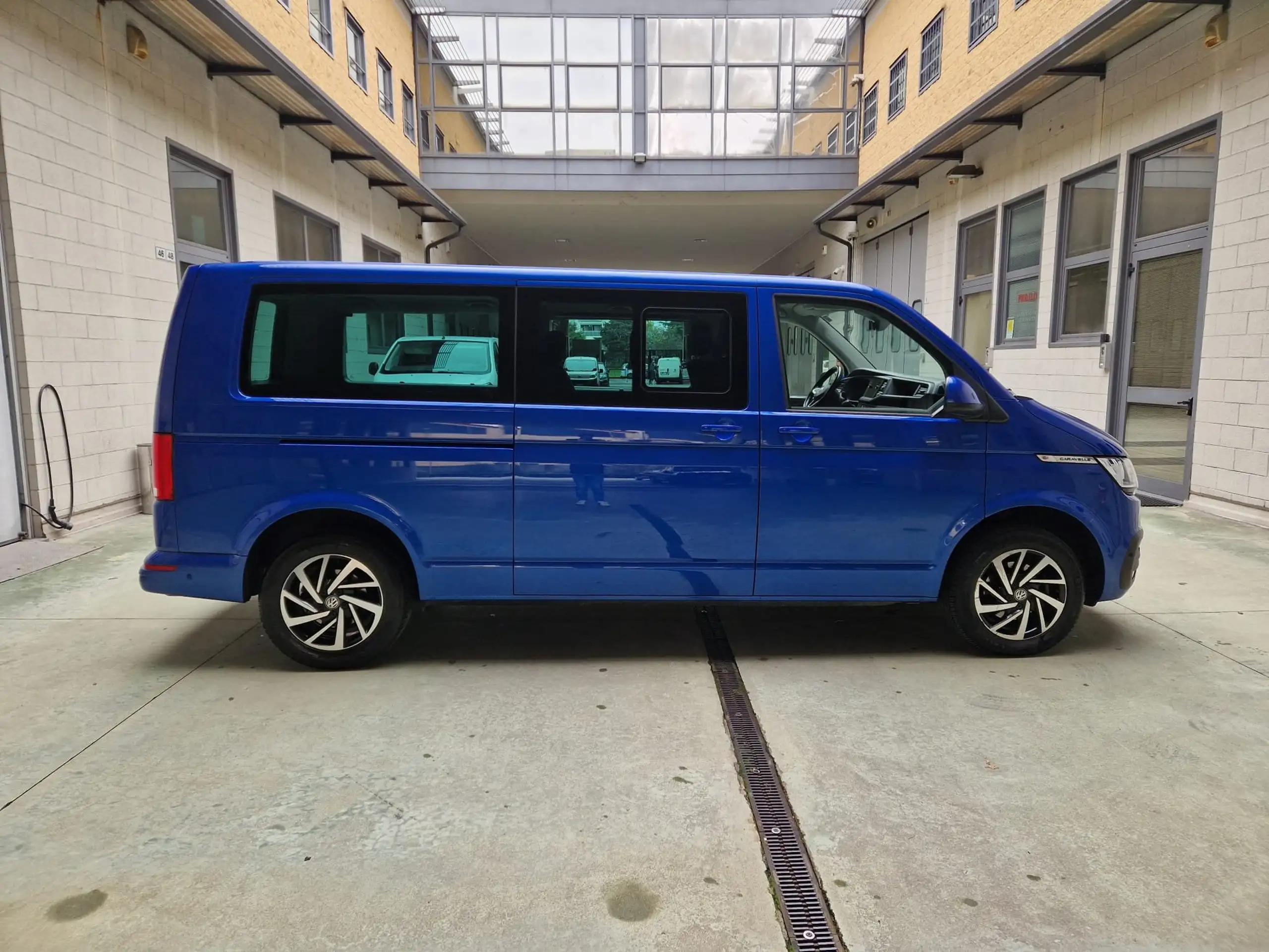 Volkswagen - T6.1 Caravelle