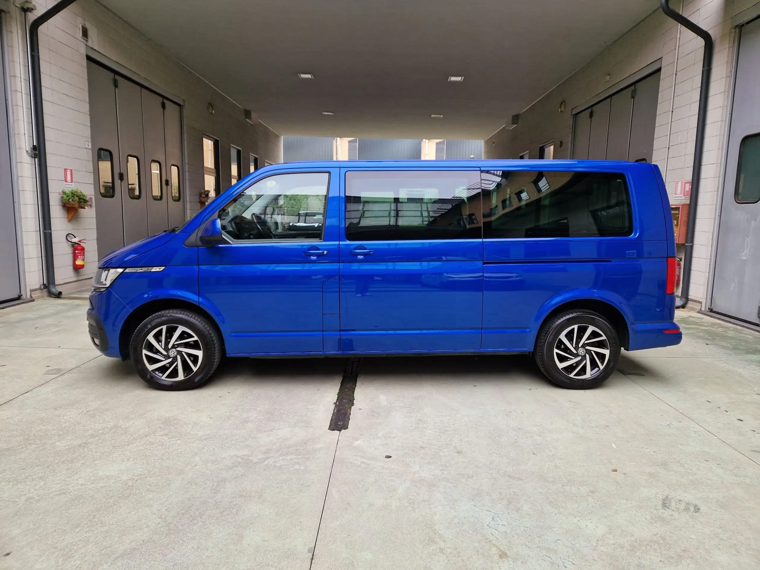 Volkswagen - T6.1 Caravelle