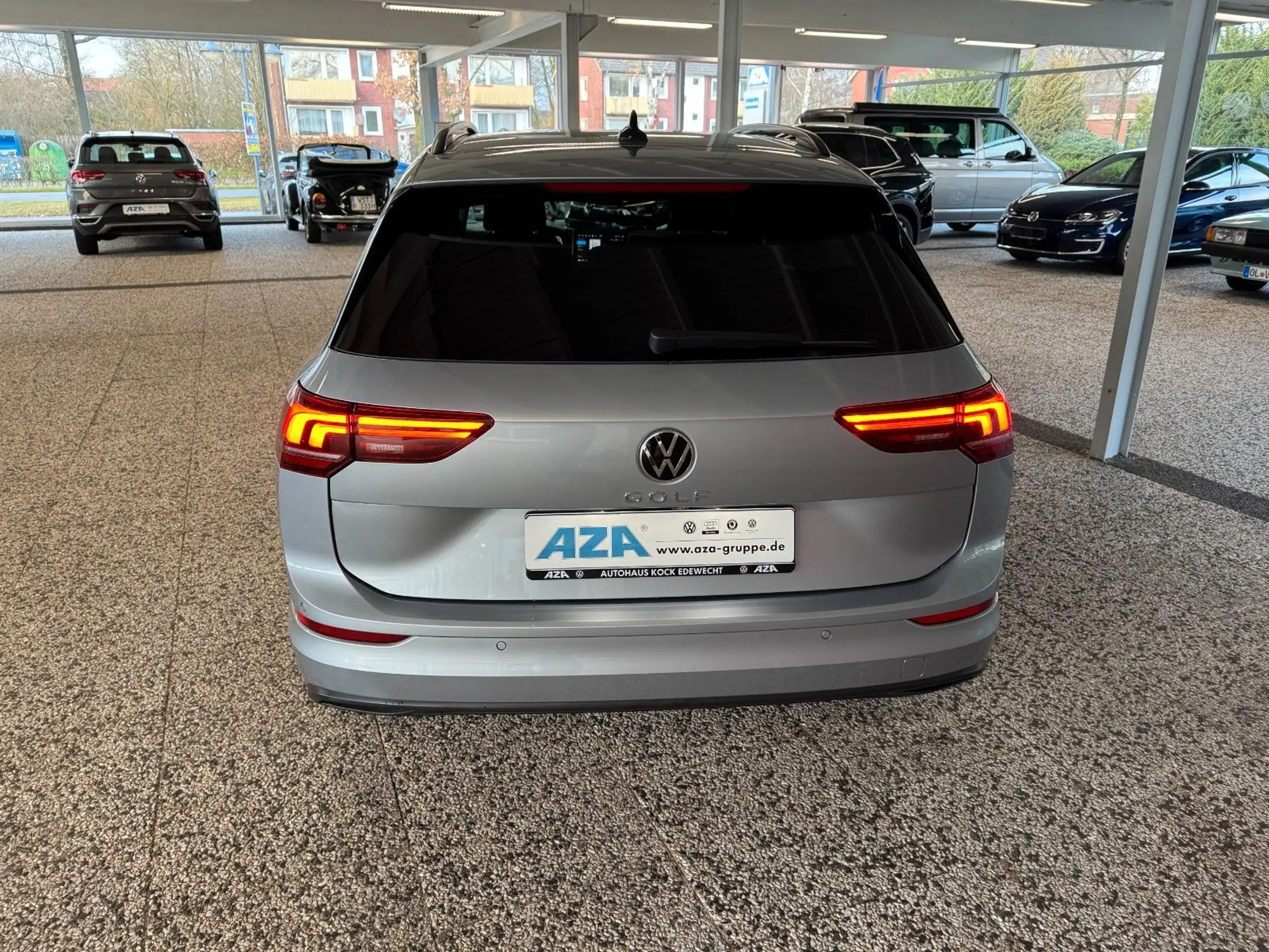 Volkswagen - Golf