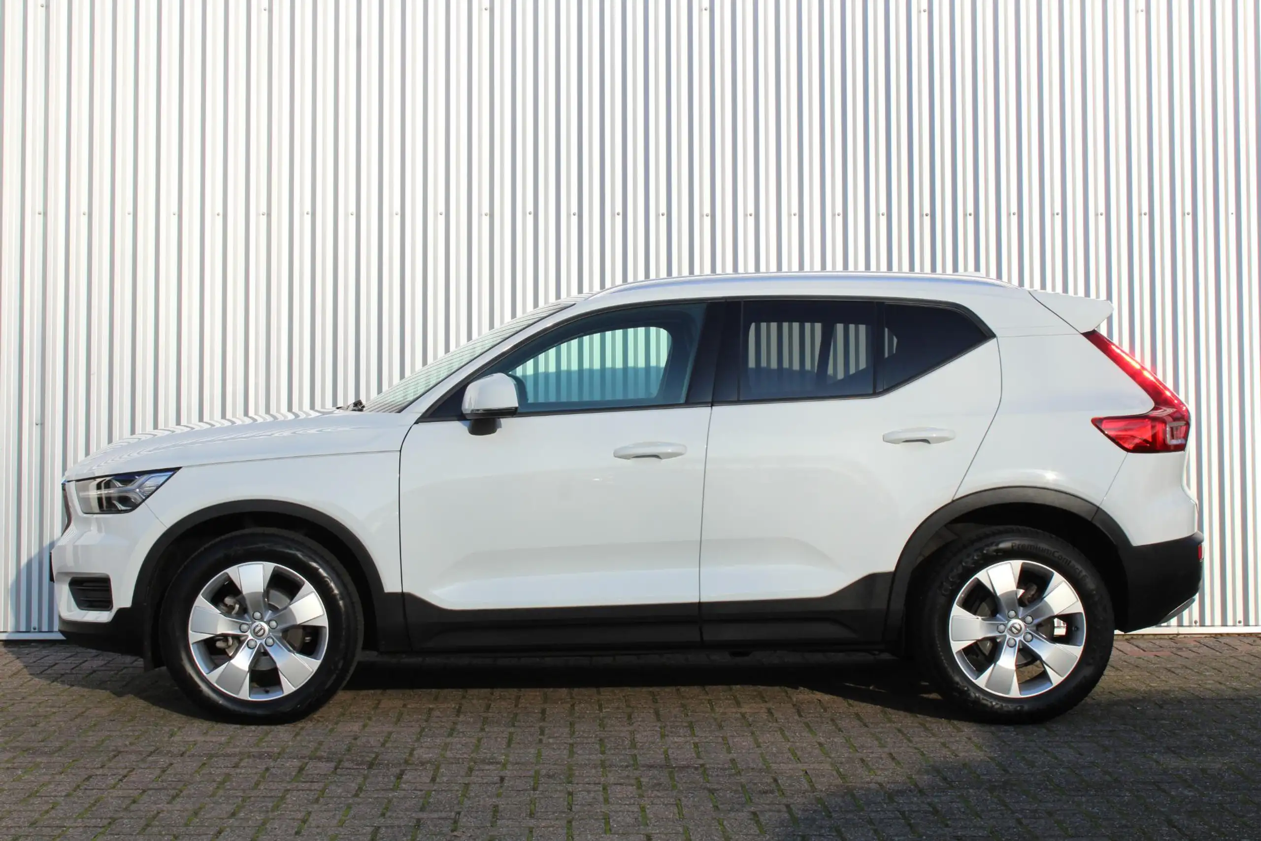 Volvo - XC40