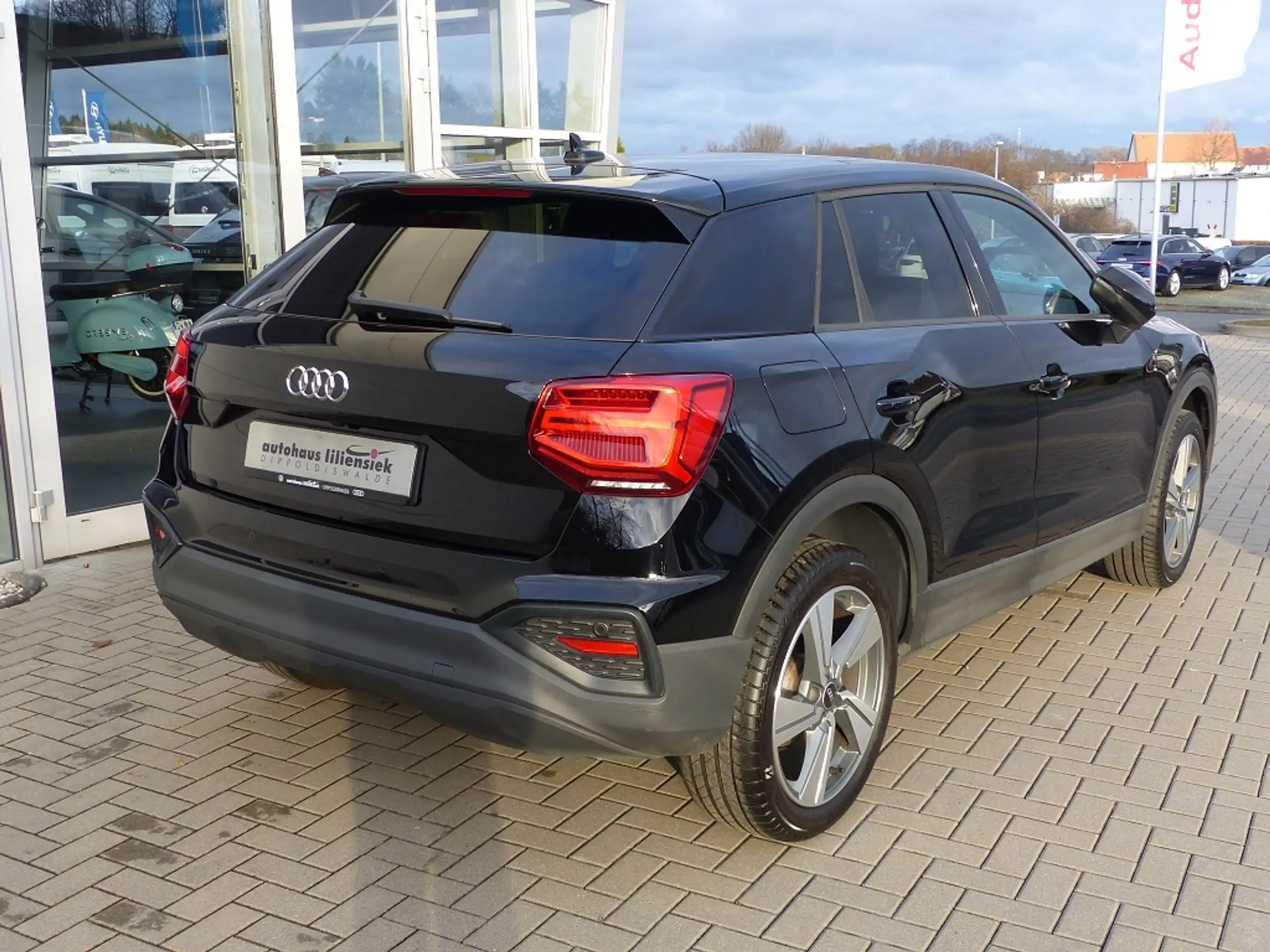 Audi - Q2