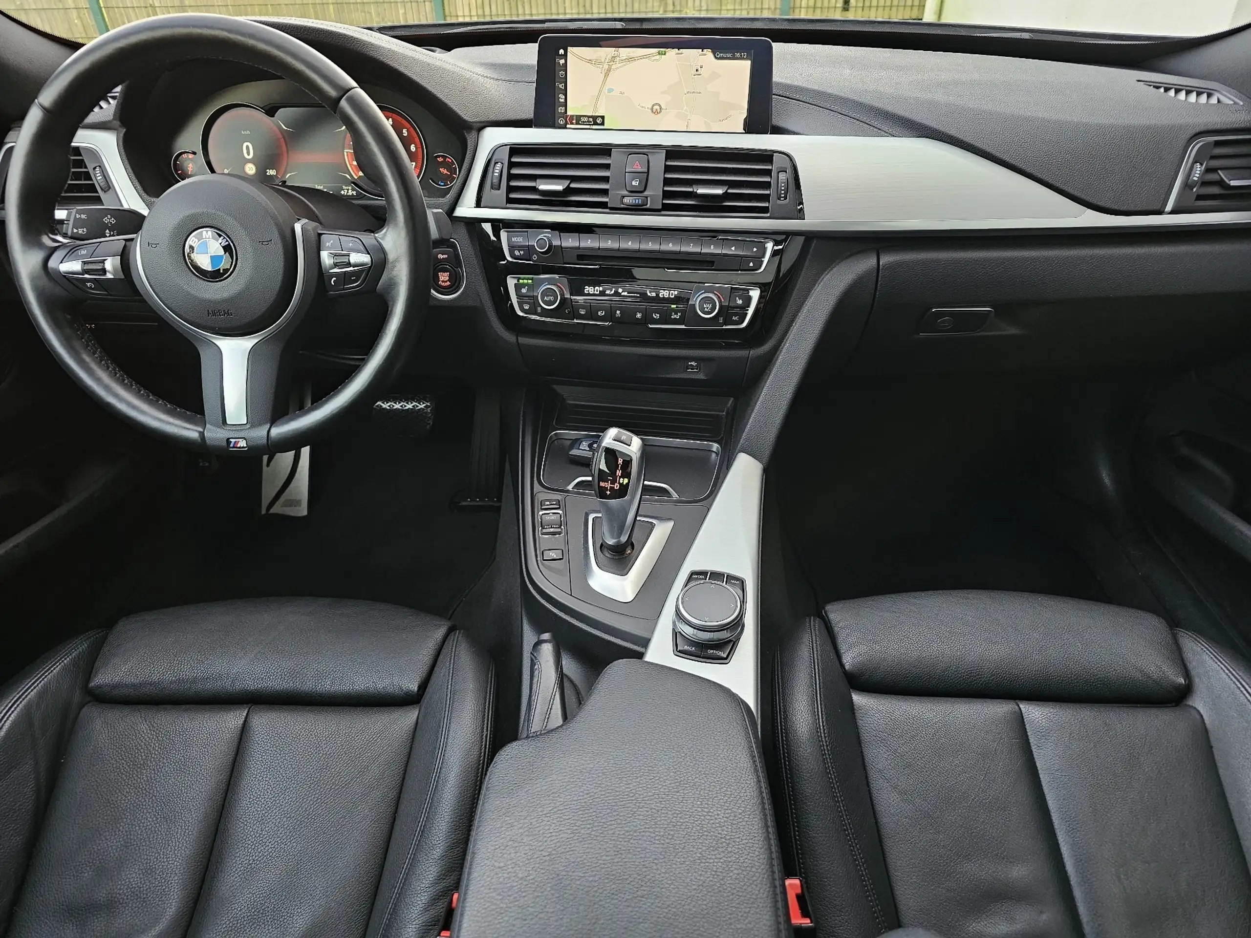 BMW - 320