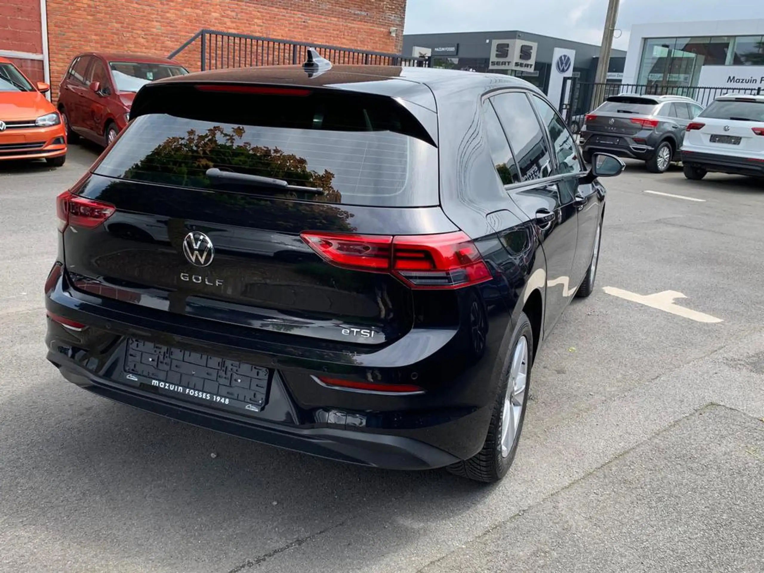 Volkswagen - Golf