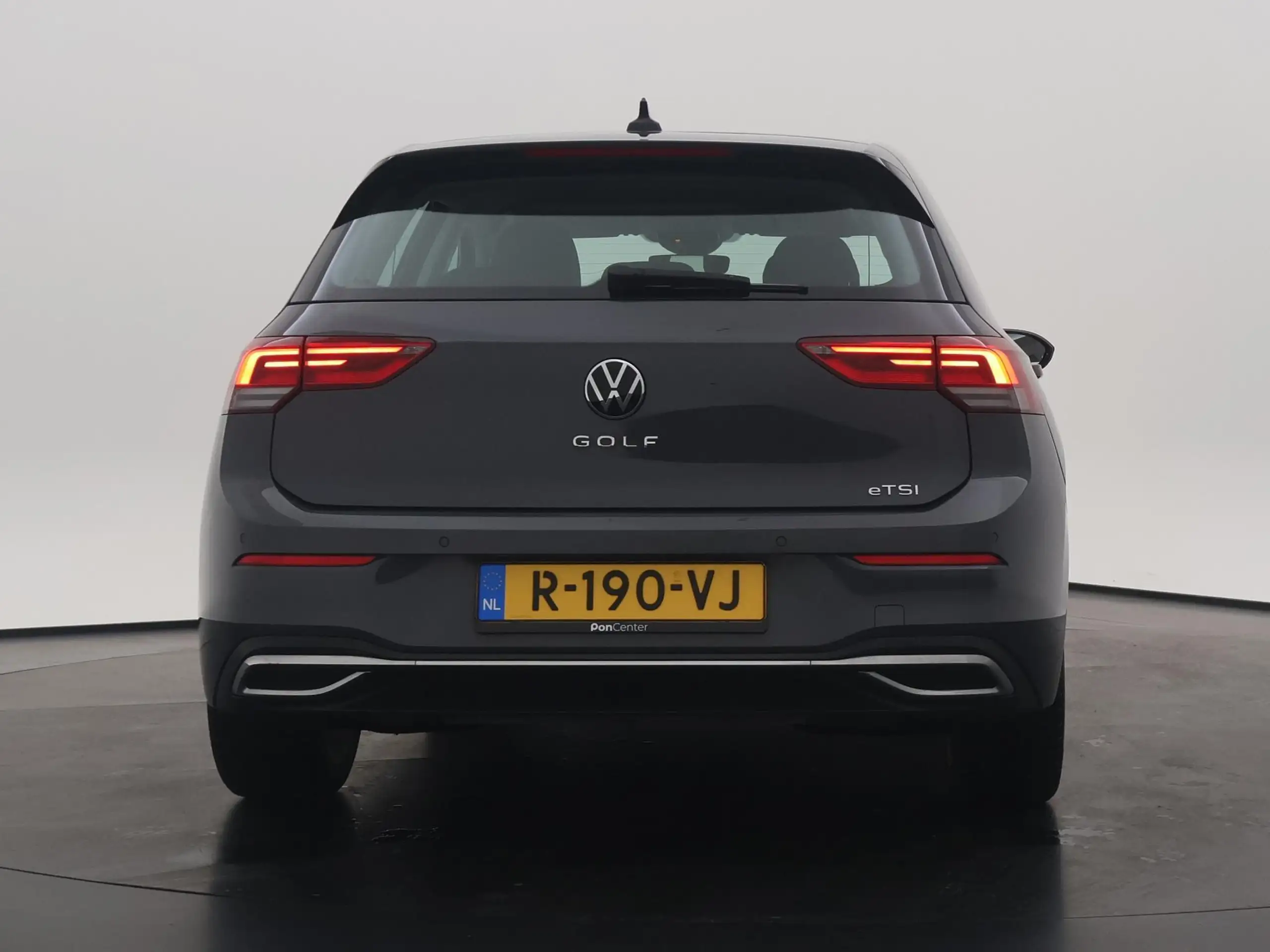 Volkswagen - Golf