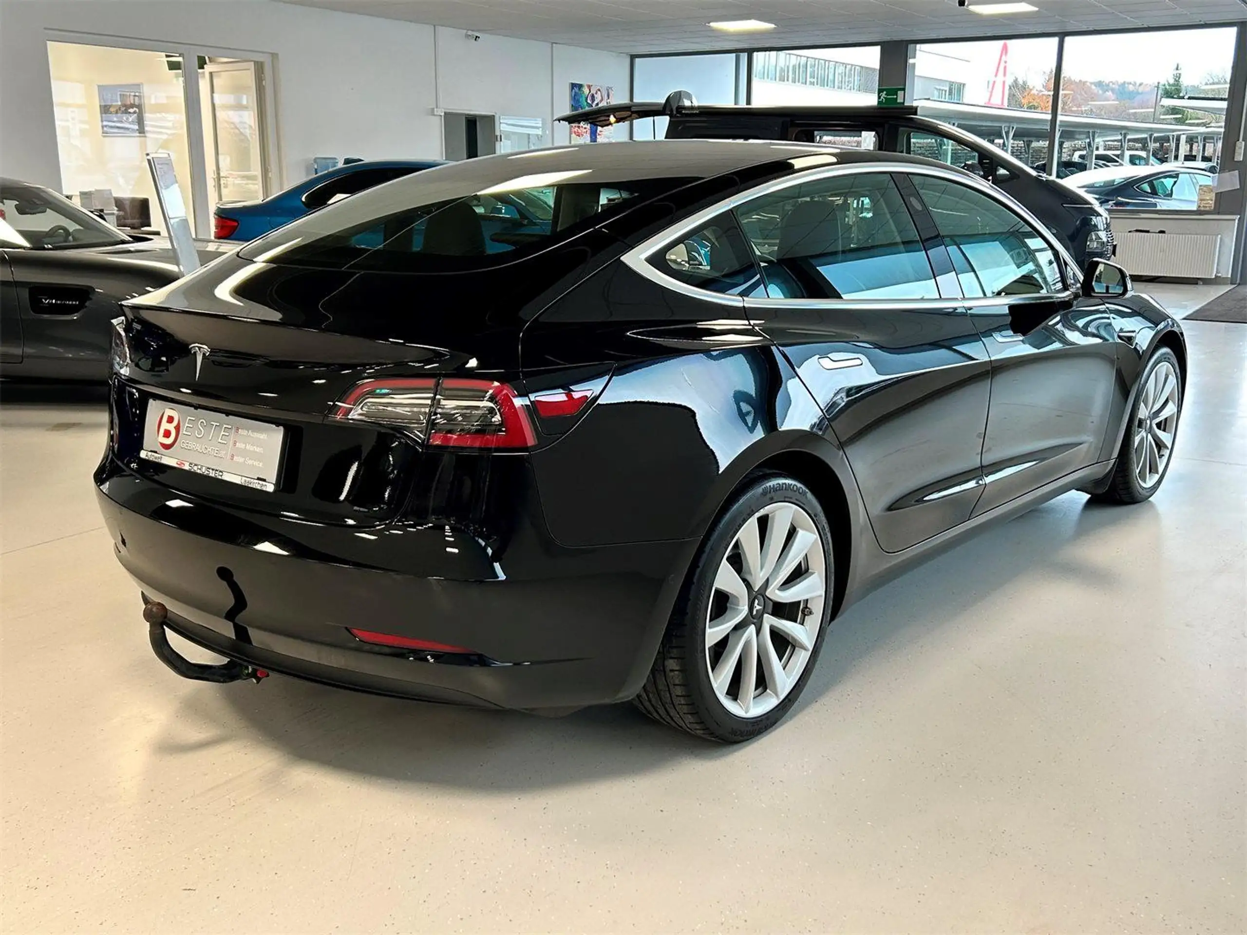 Tesla - Model 3