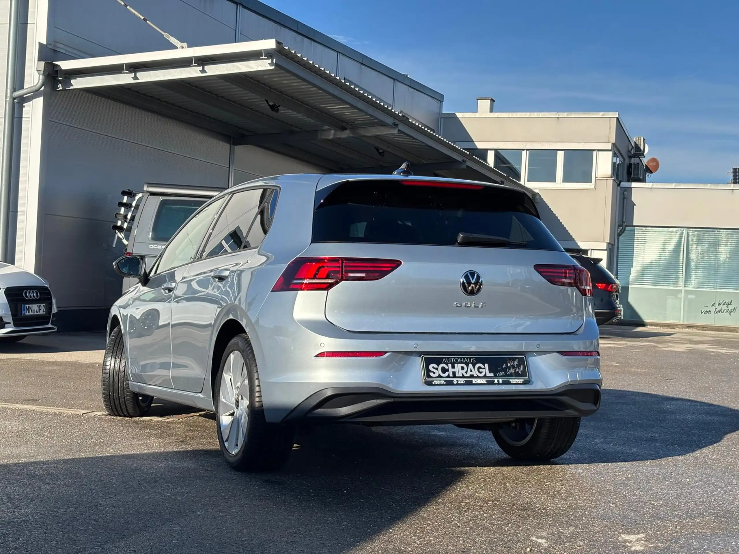 Volkswagen - Golf