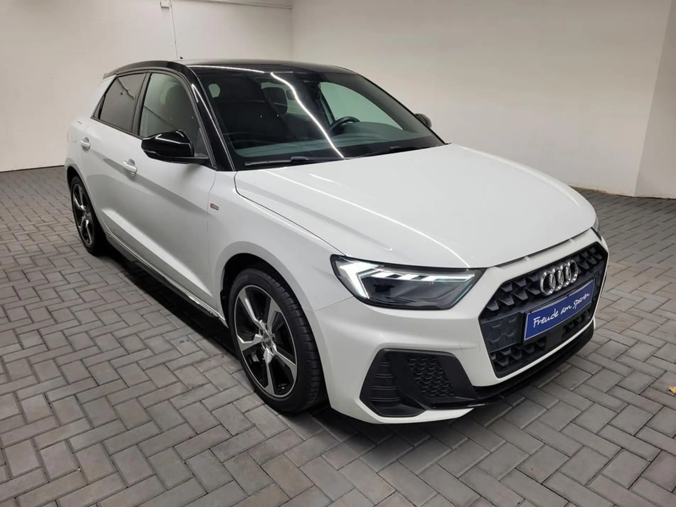 Audi - A1