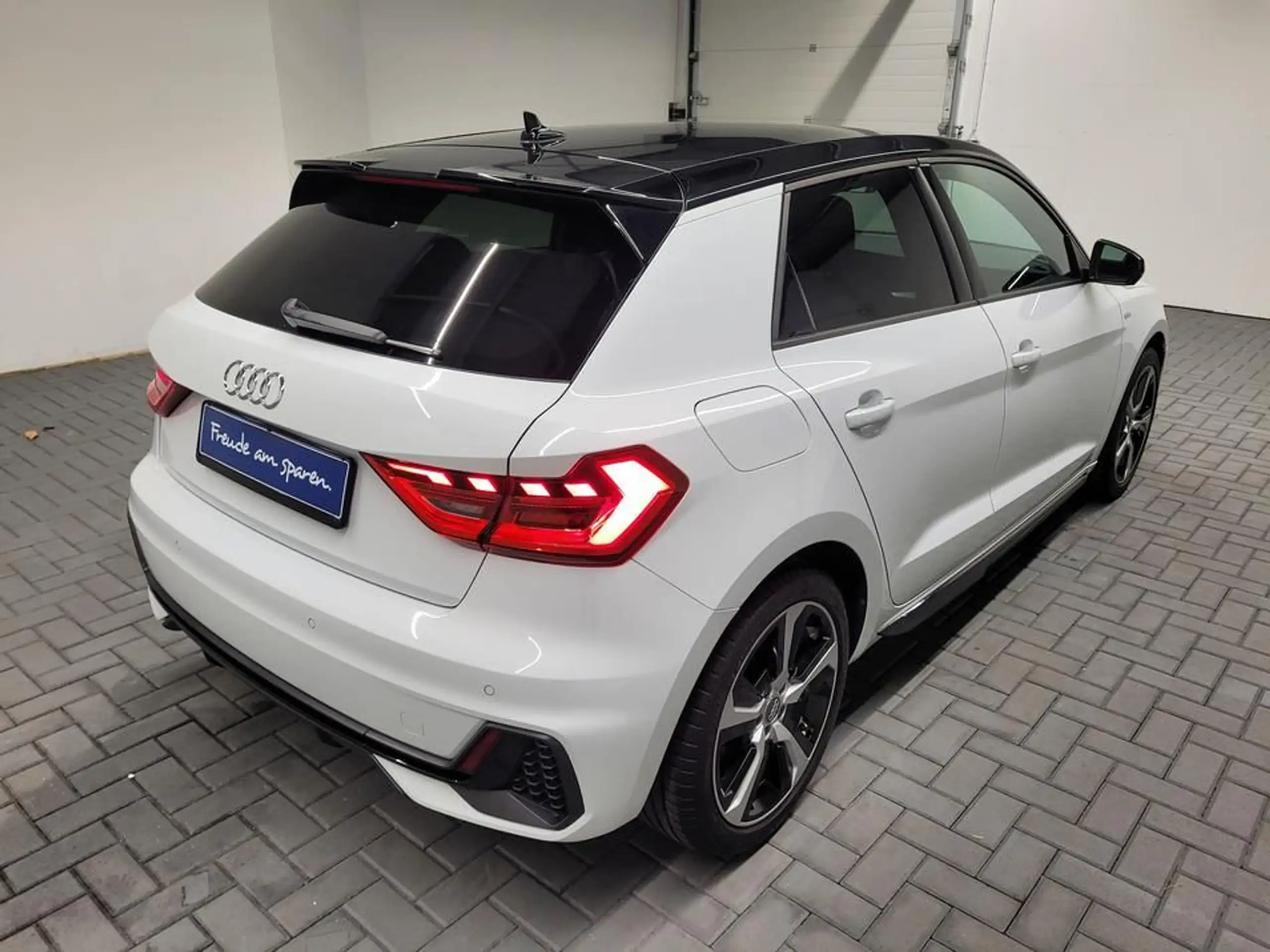 Audi - A1