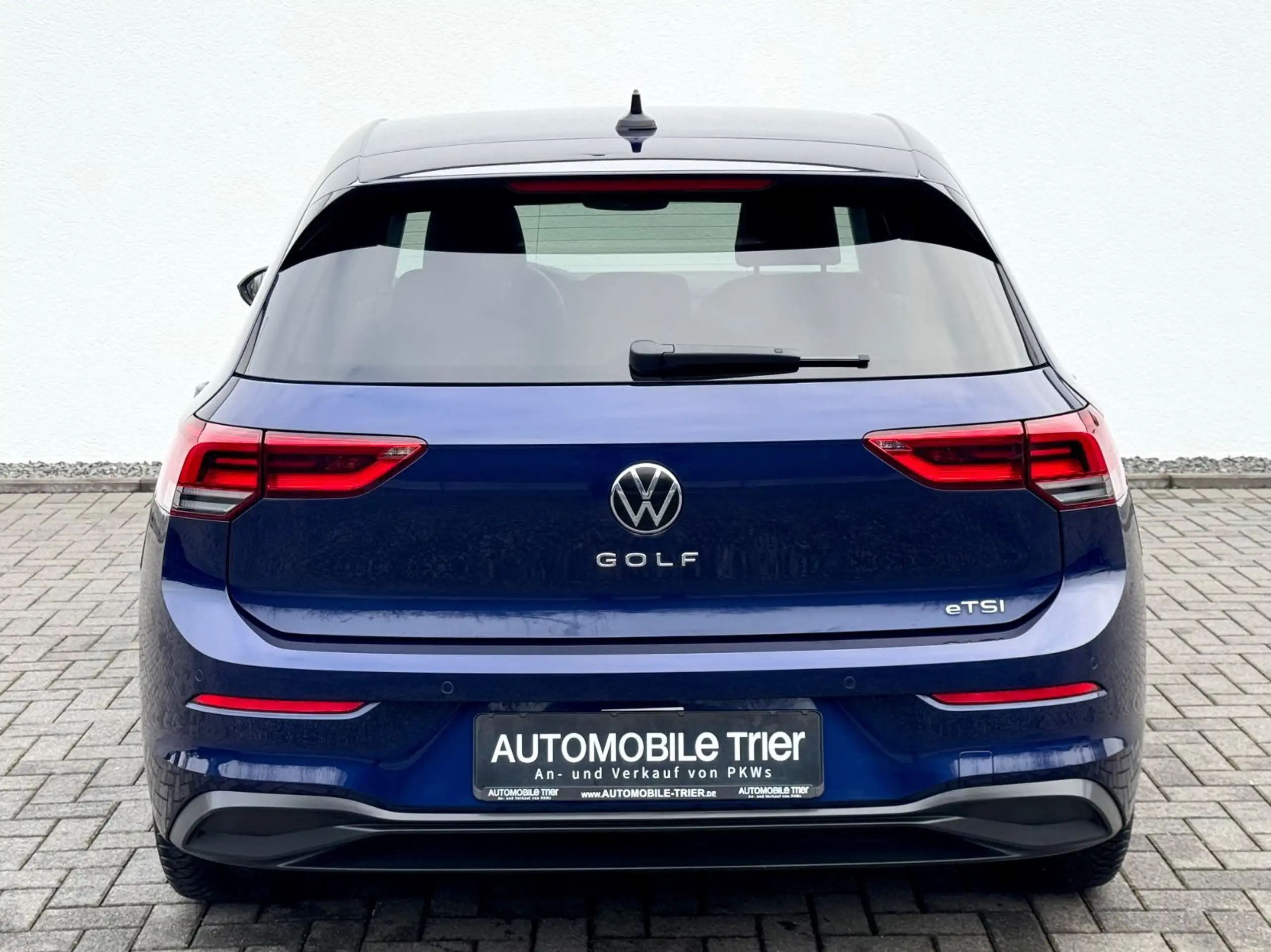 Volkswagen - Golf