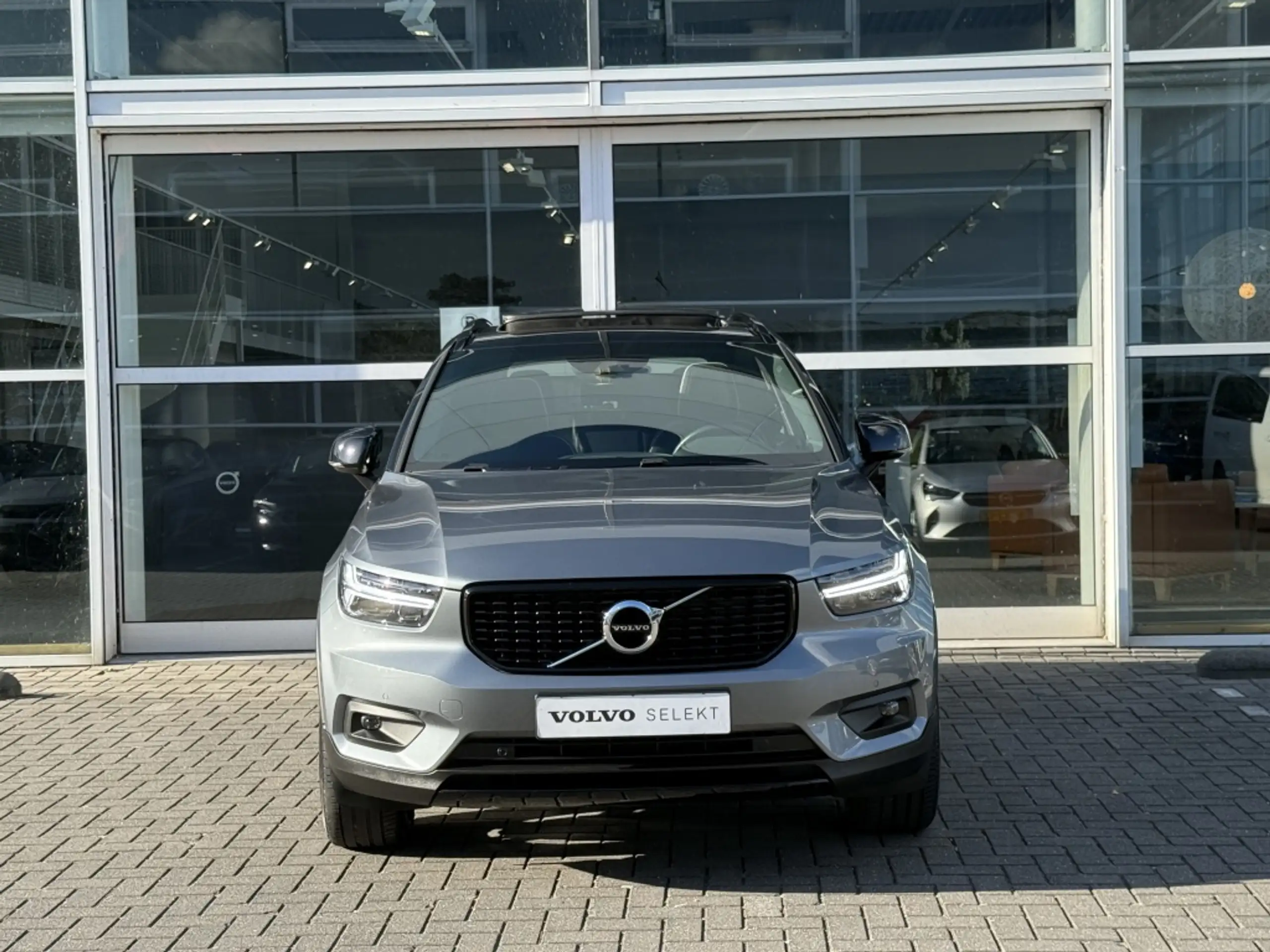 Volvo - XC40