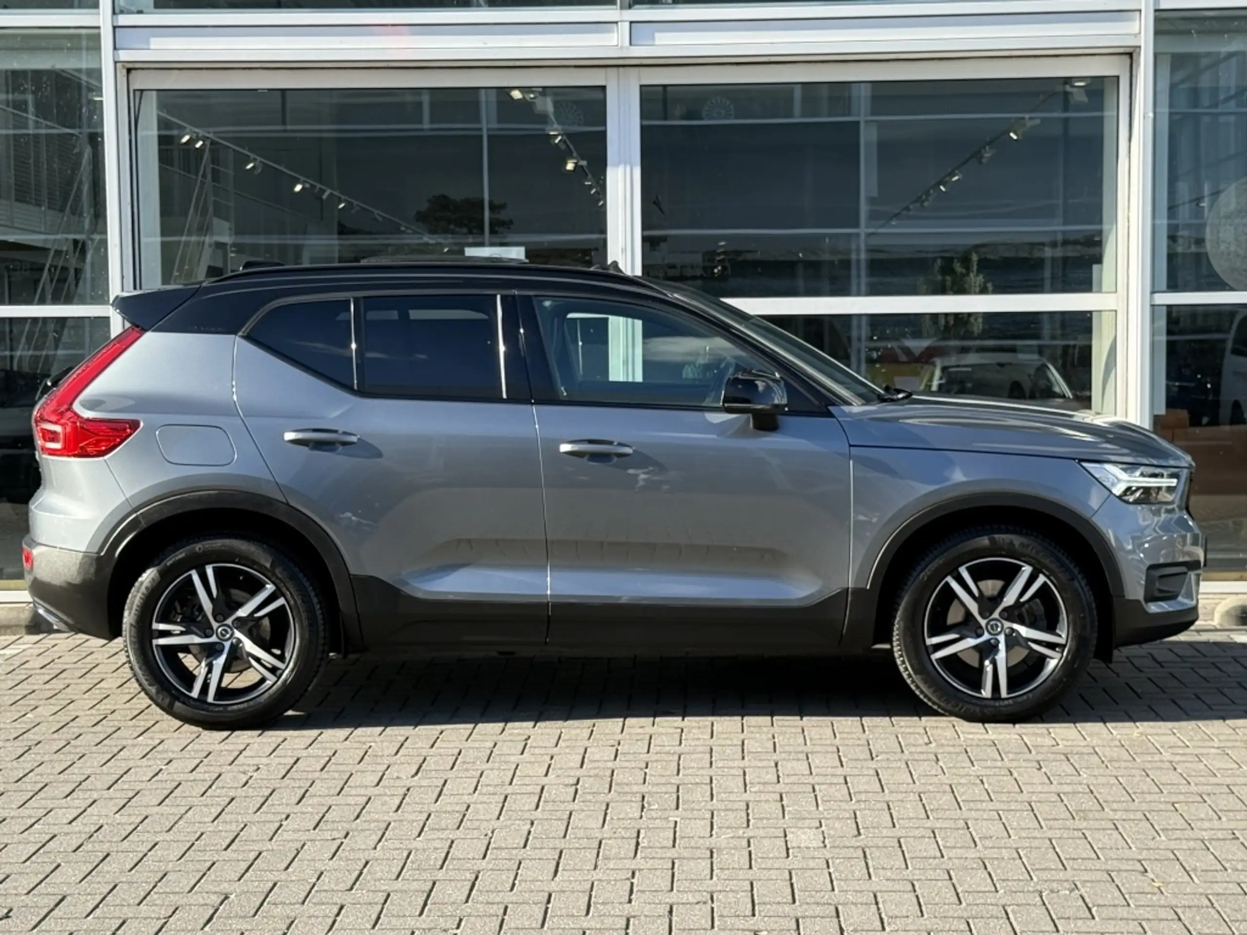 Volvo - XC40