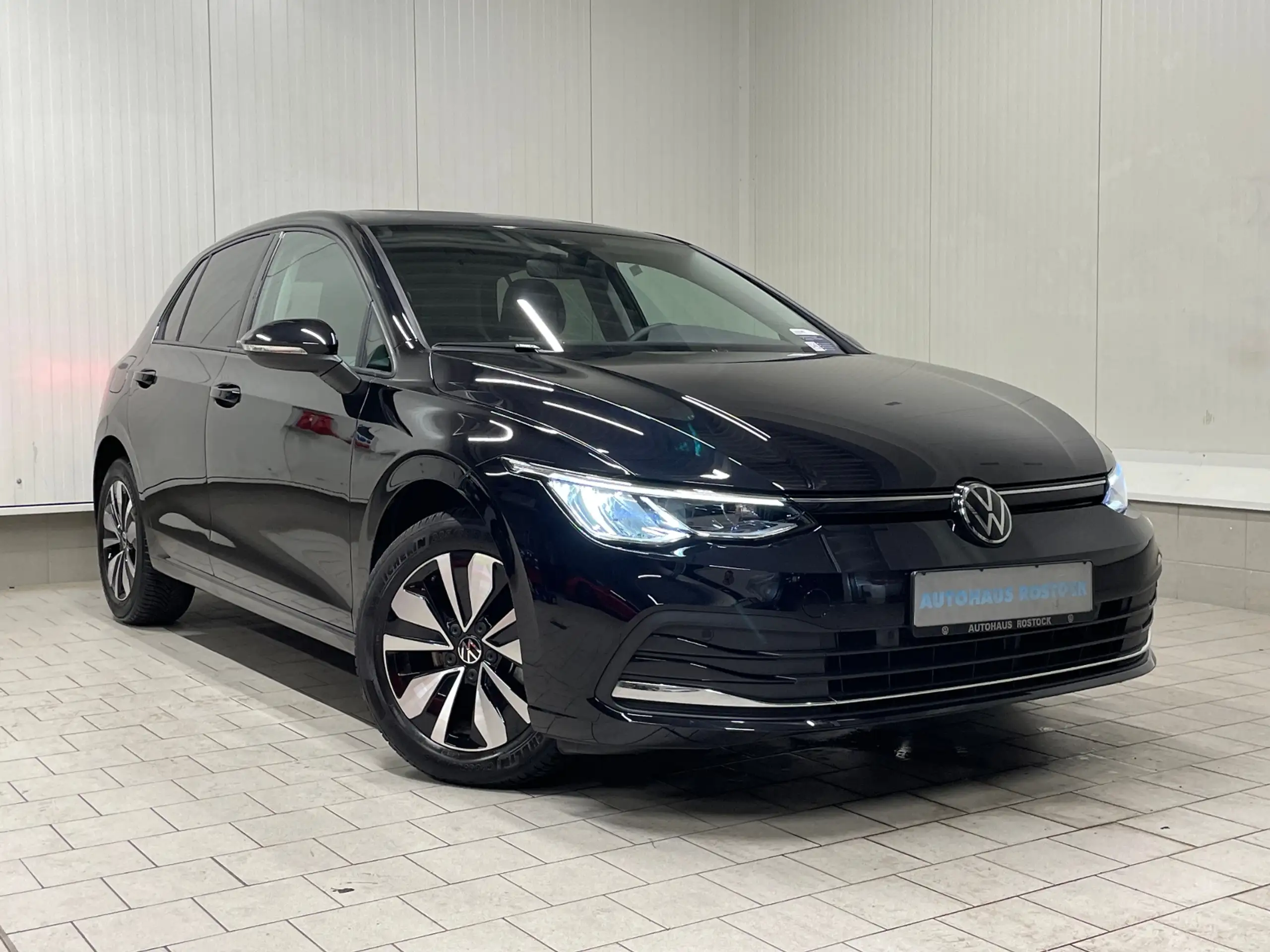 Volkswagen - Golf