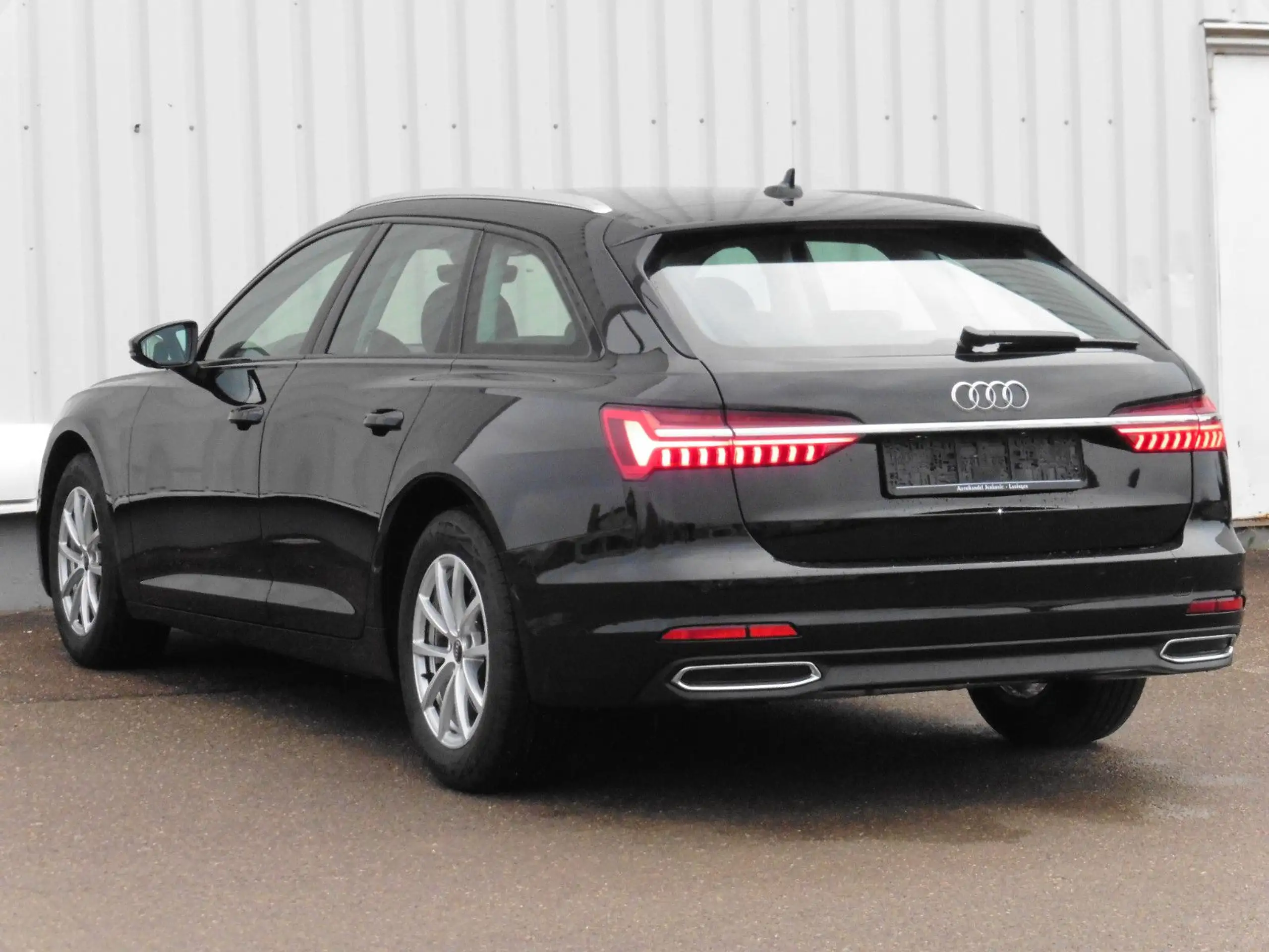 Audi - A6