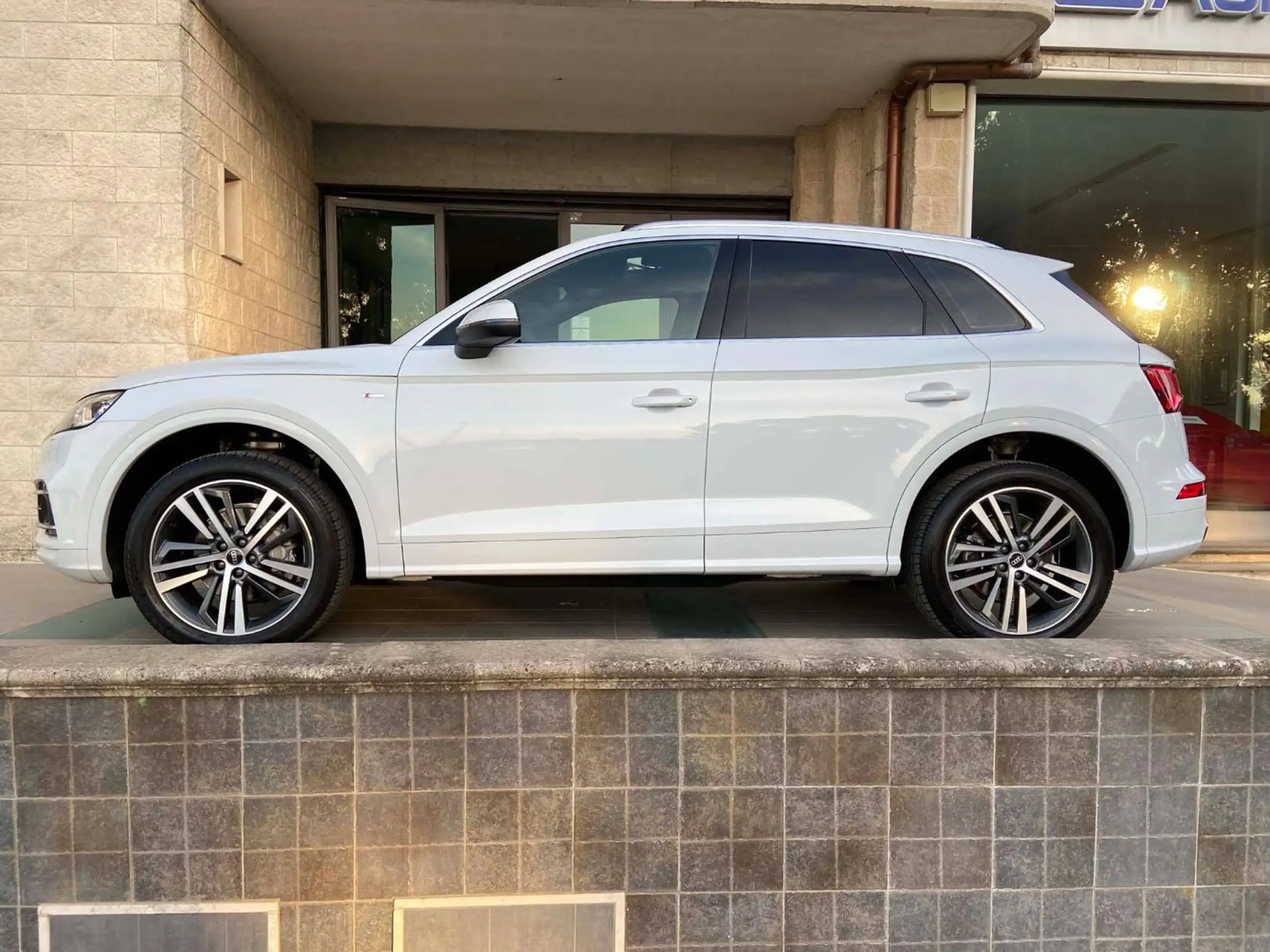 Audi - Q5