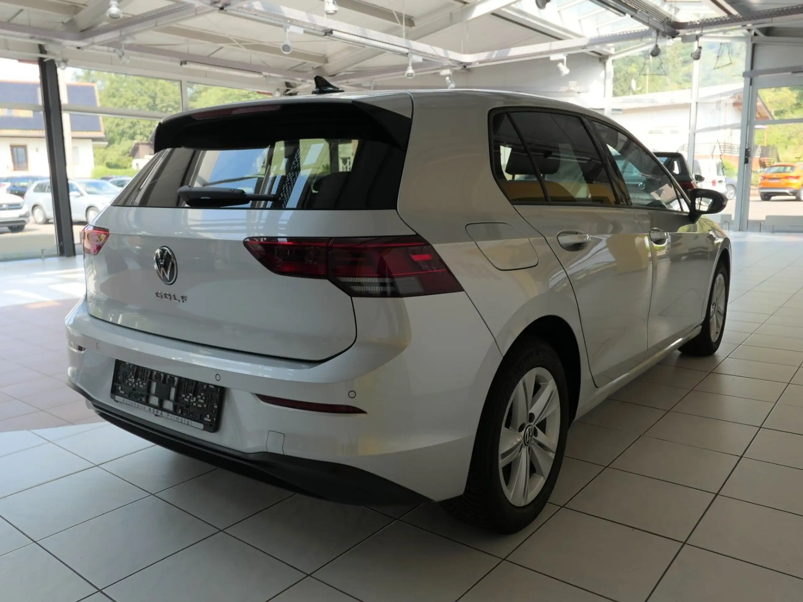 Volkswagen - Golf