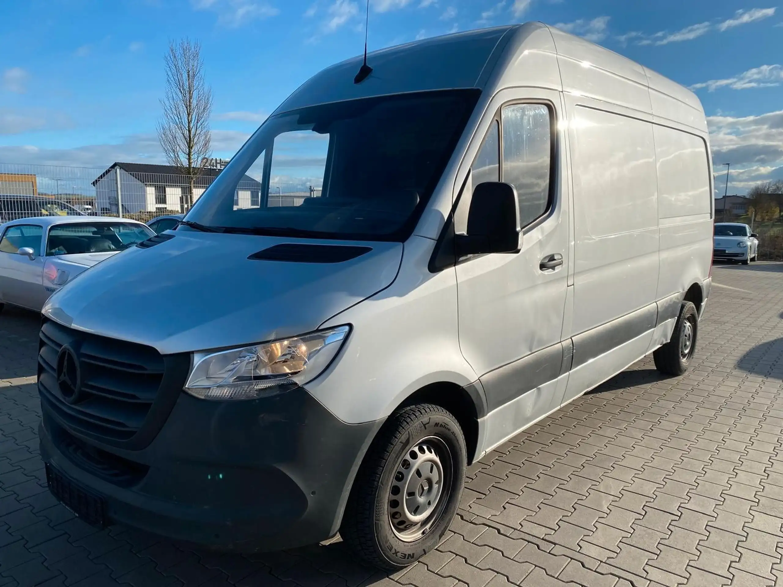 Mercedes-Benz - Sprinter