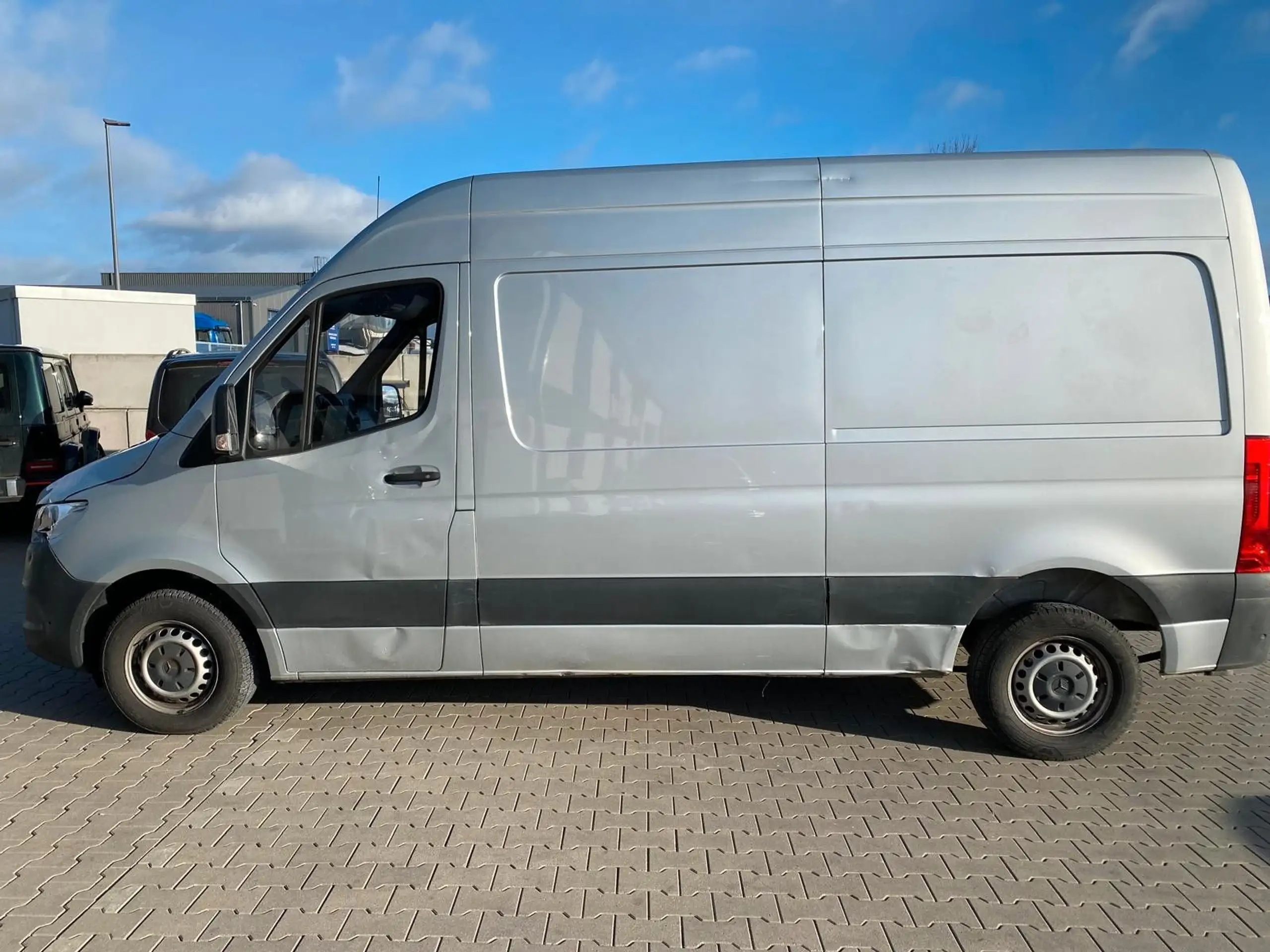 Mercedes-Benz - Sprinter