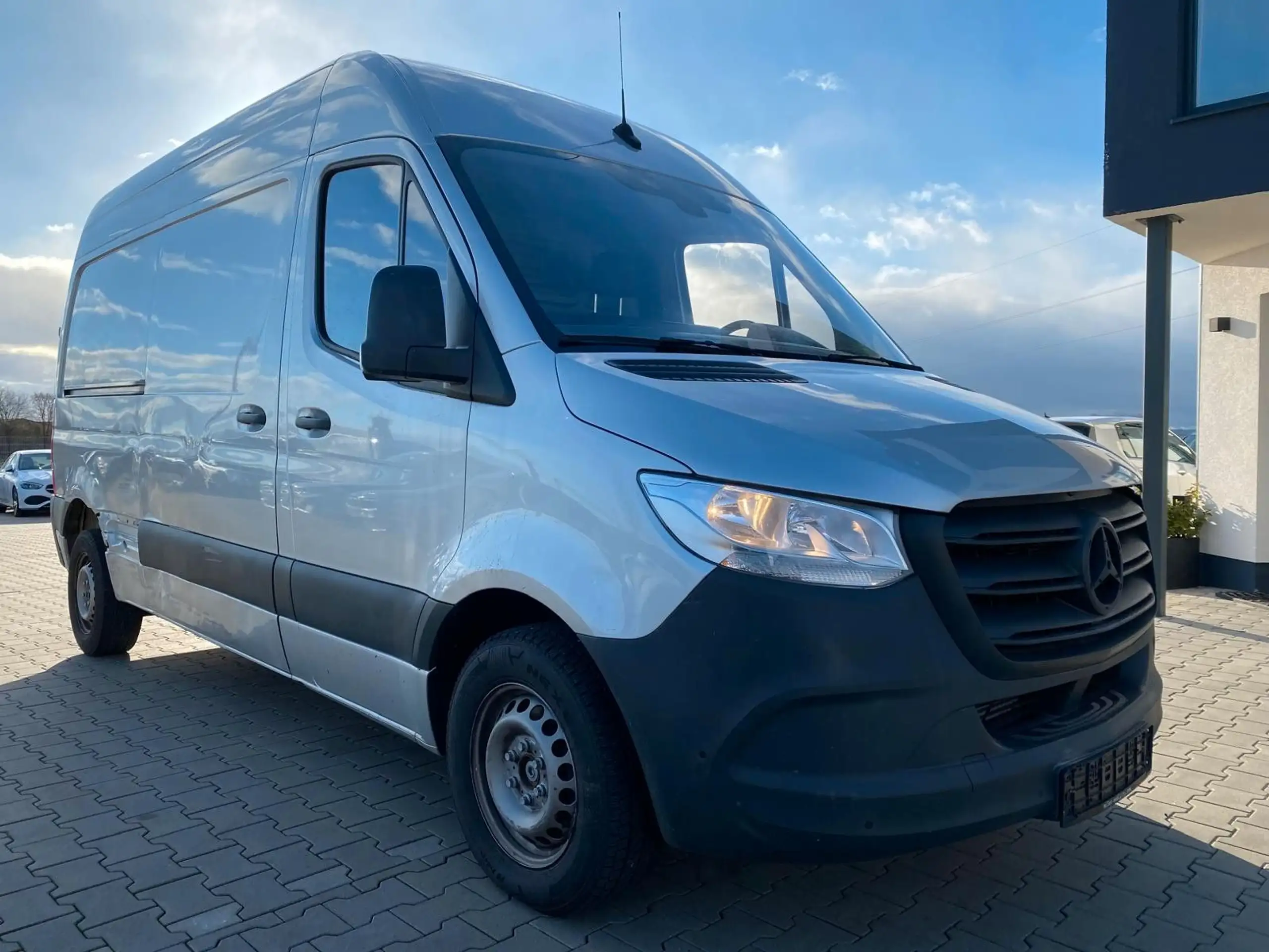 Mercedes-Benz - Sprinter