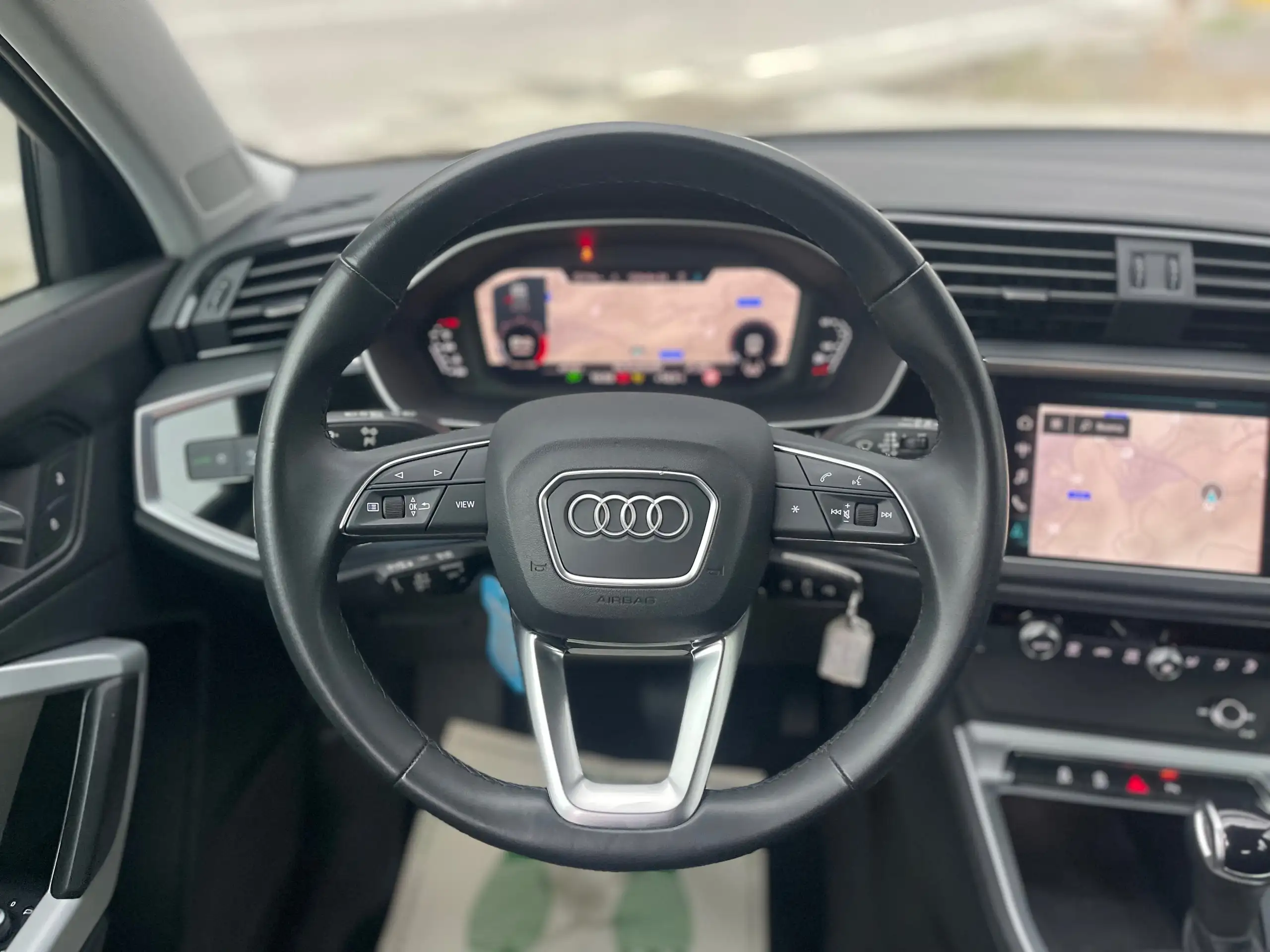 Audi - Q3