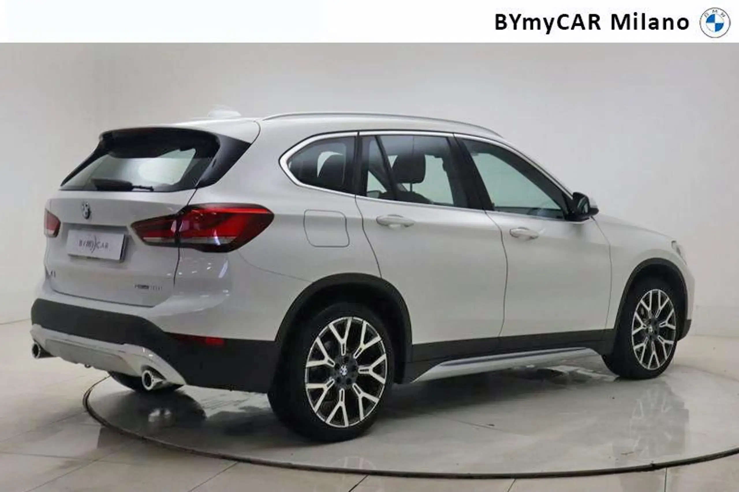 BMW - X1