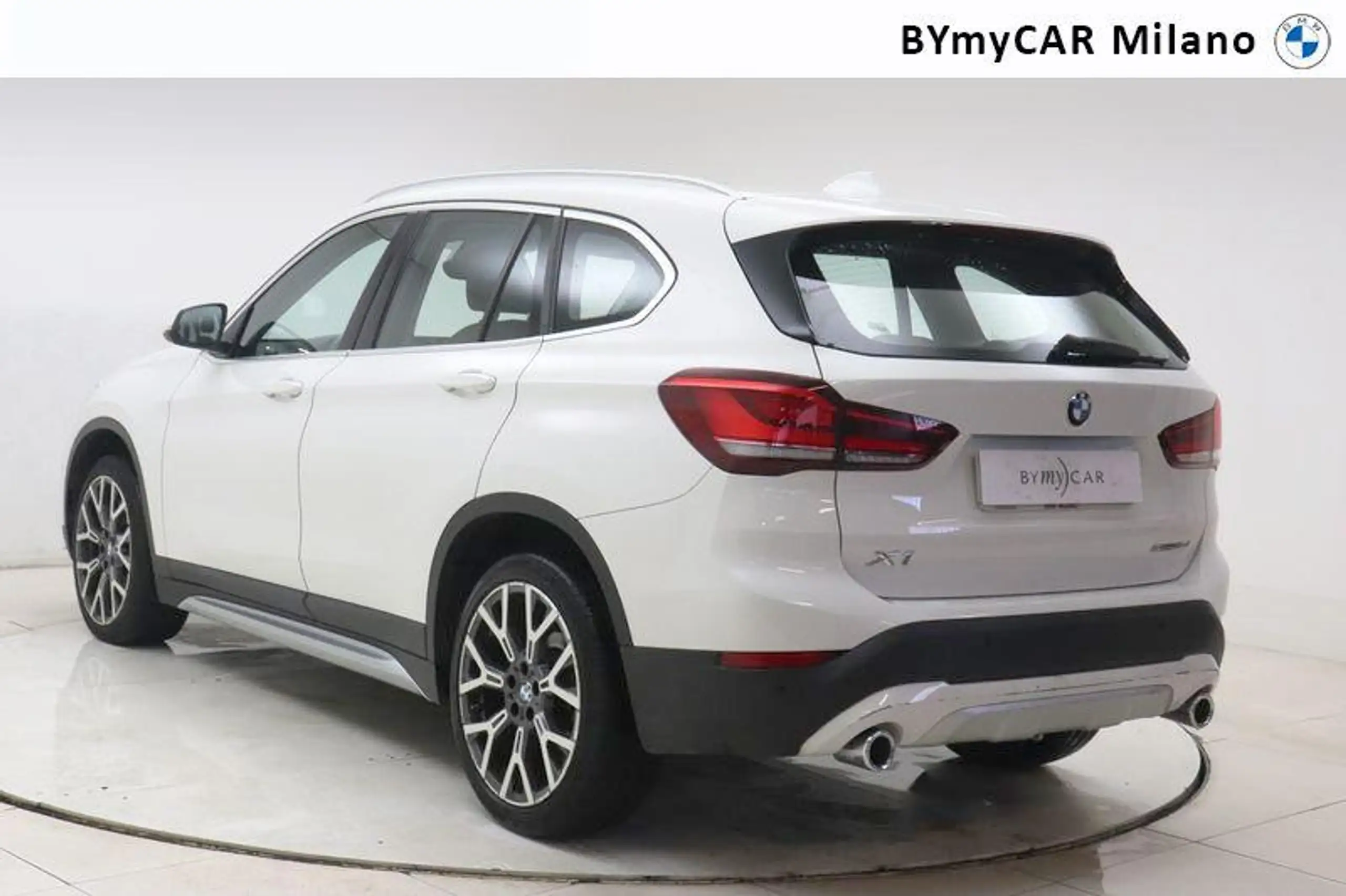 BMW - X1