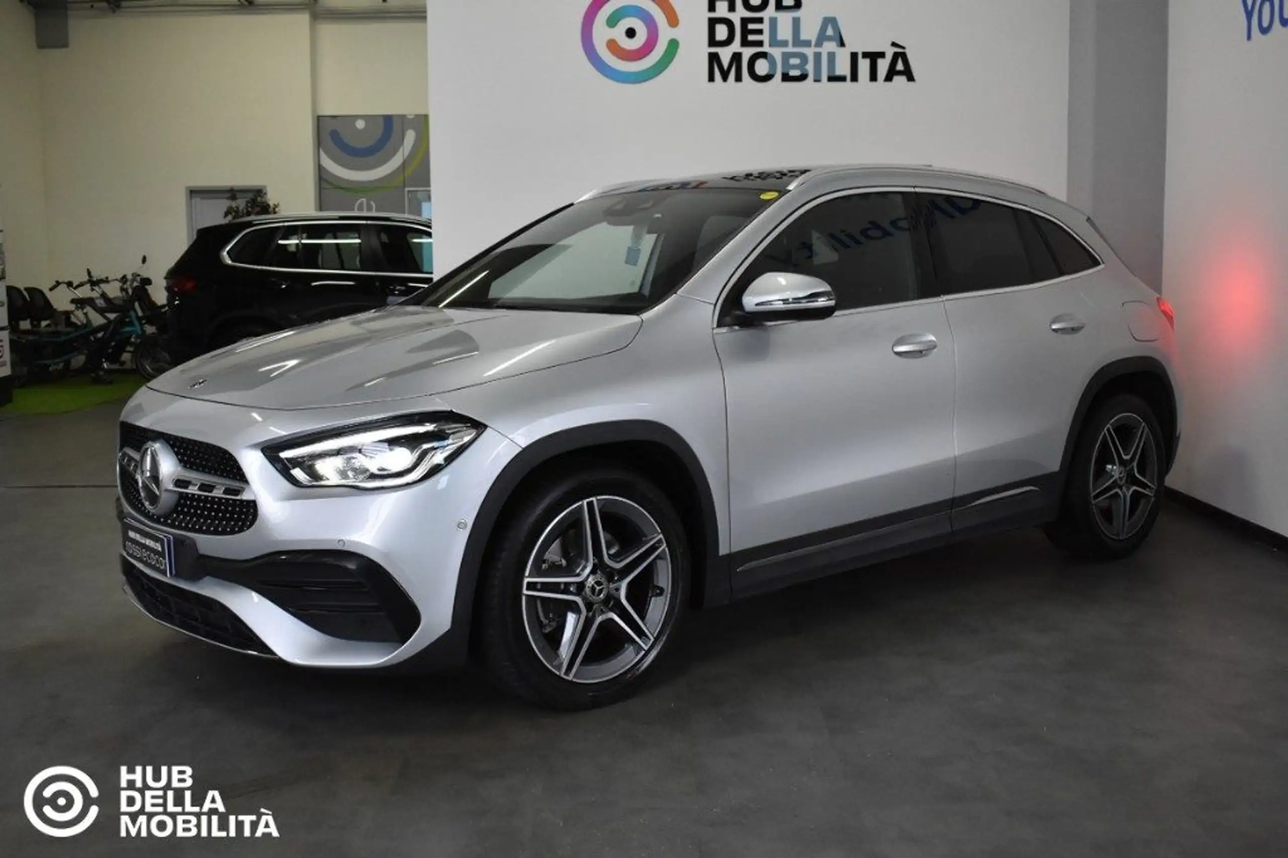 Mercedes-Benz - GLA 180