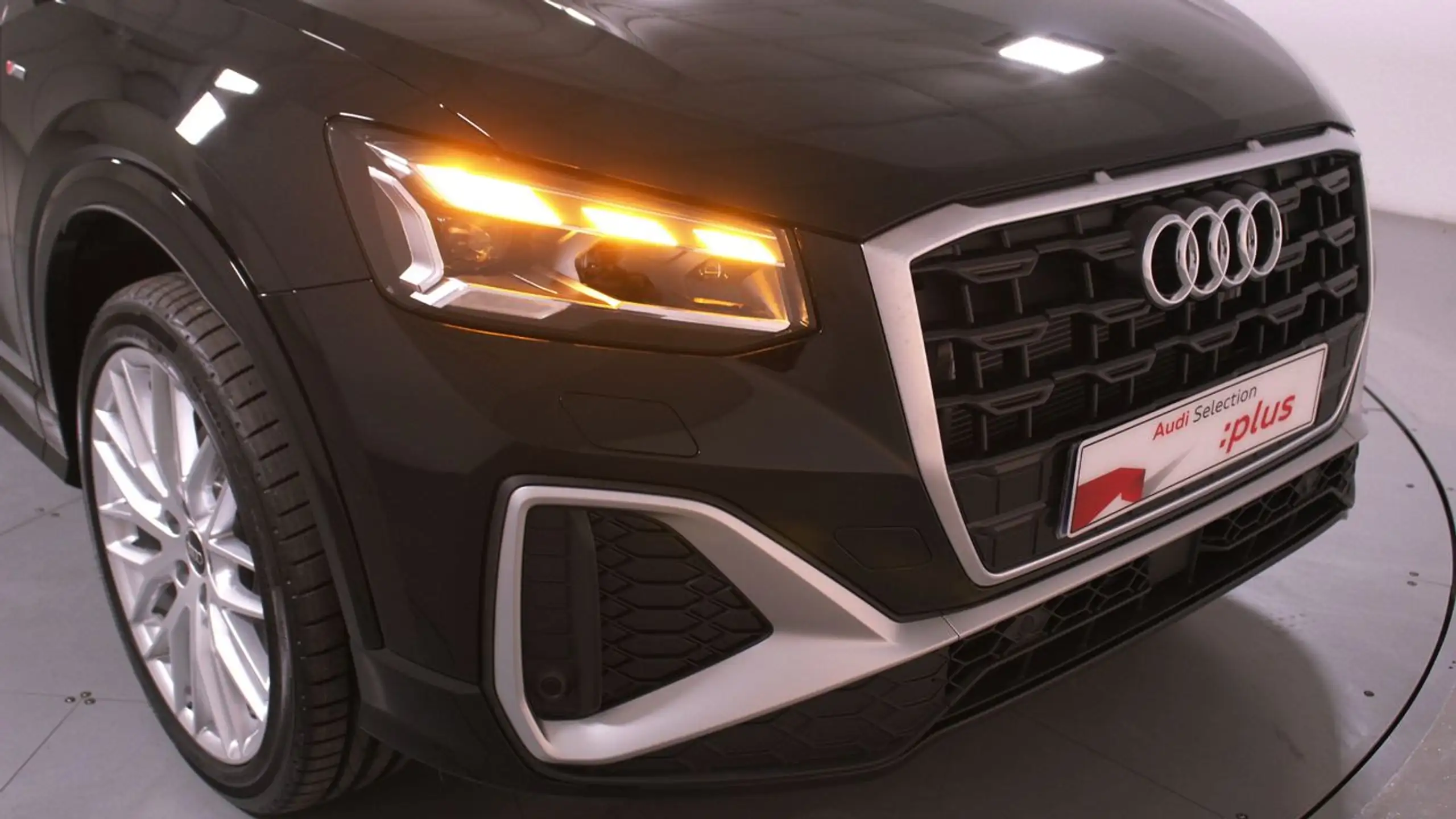 Audi - Q2