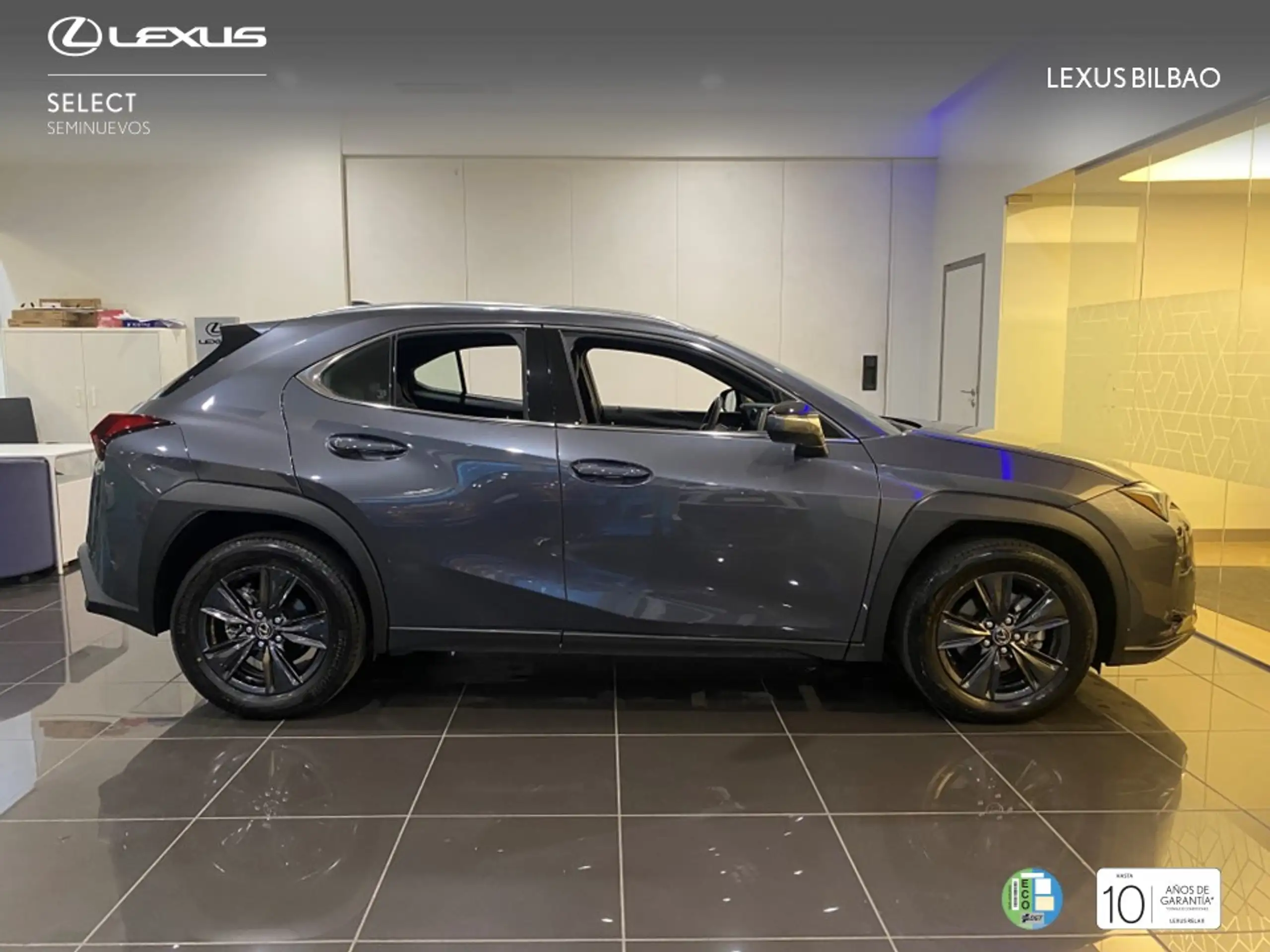 Lexus - UX 300h