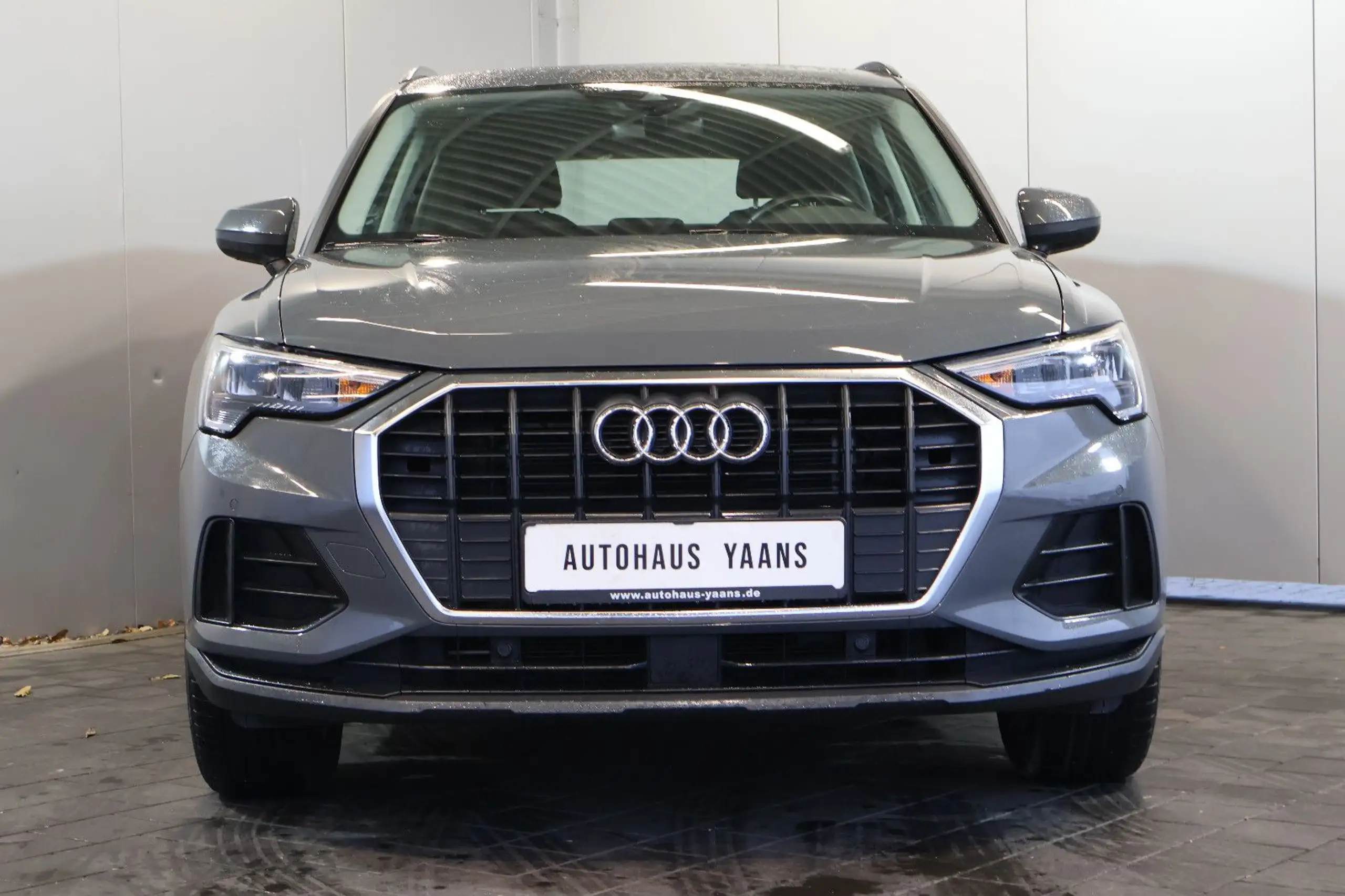 Audi - Q3