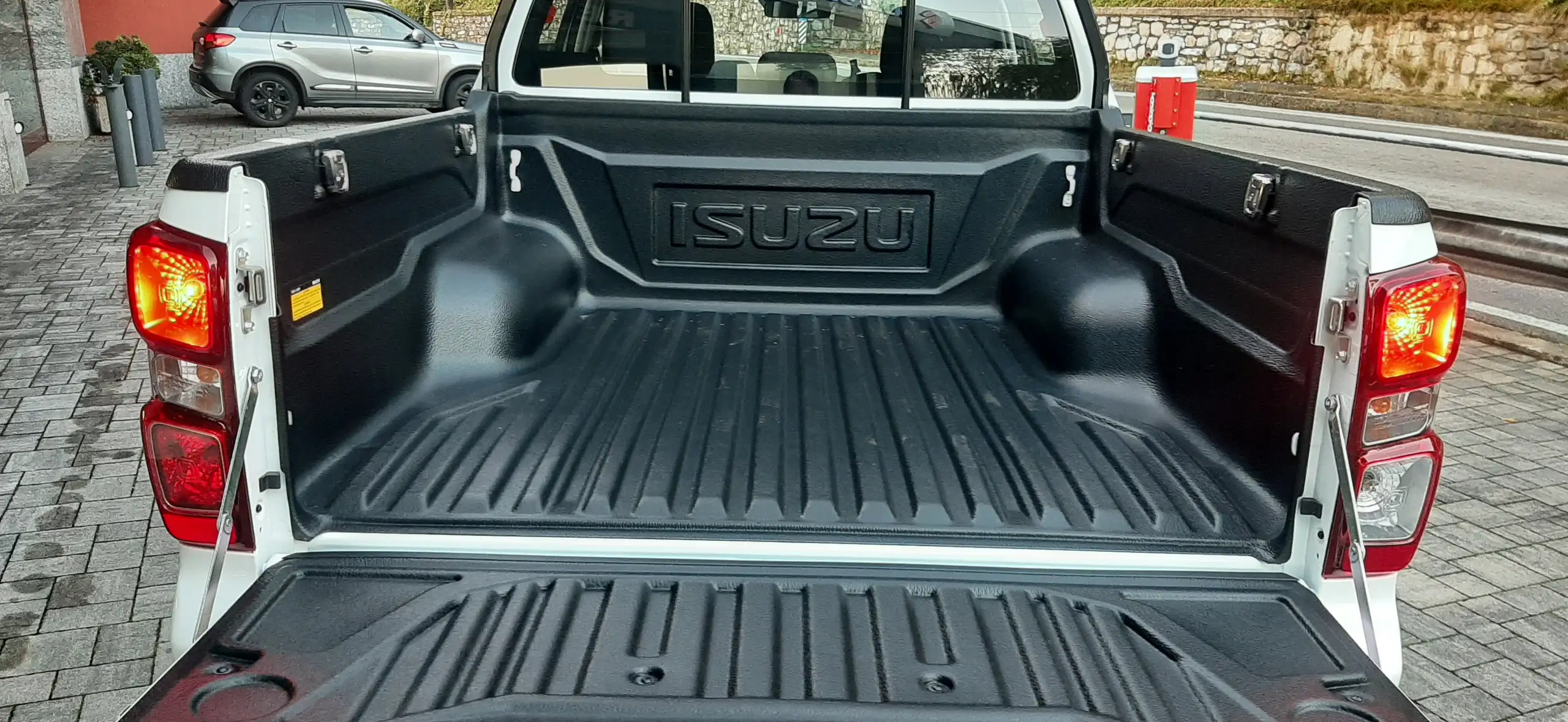 Isuzu - D-Max