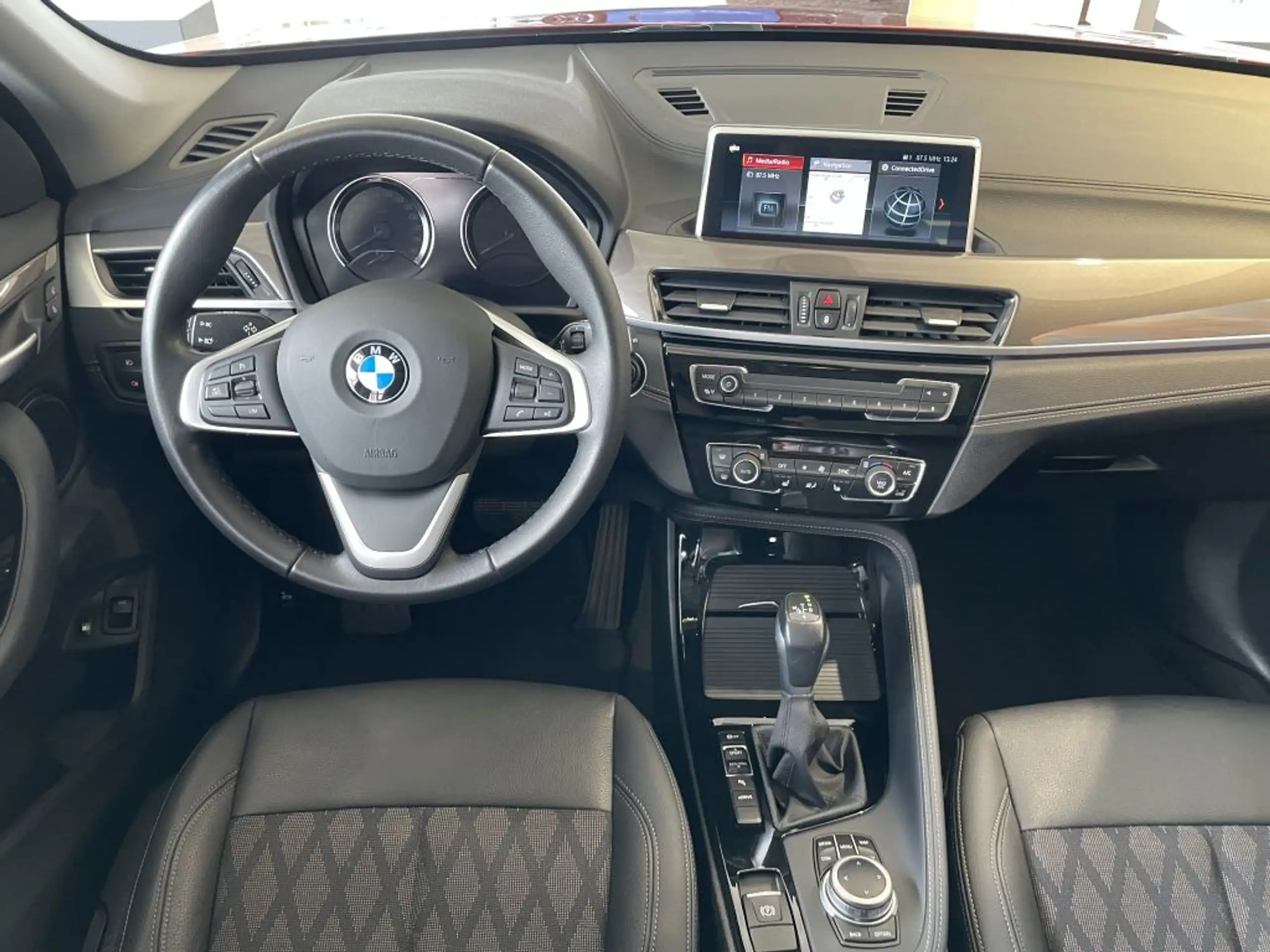 BMW - X1