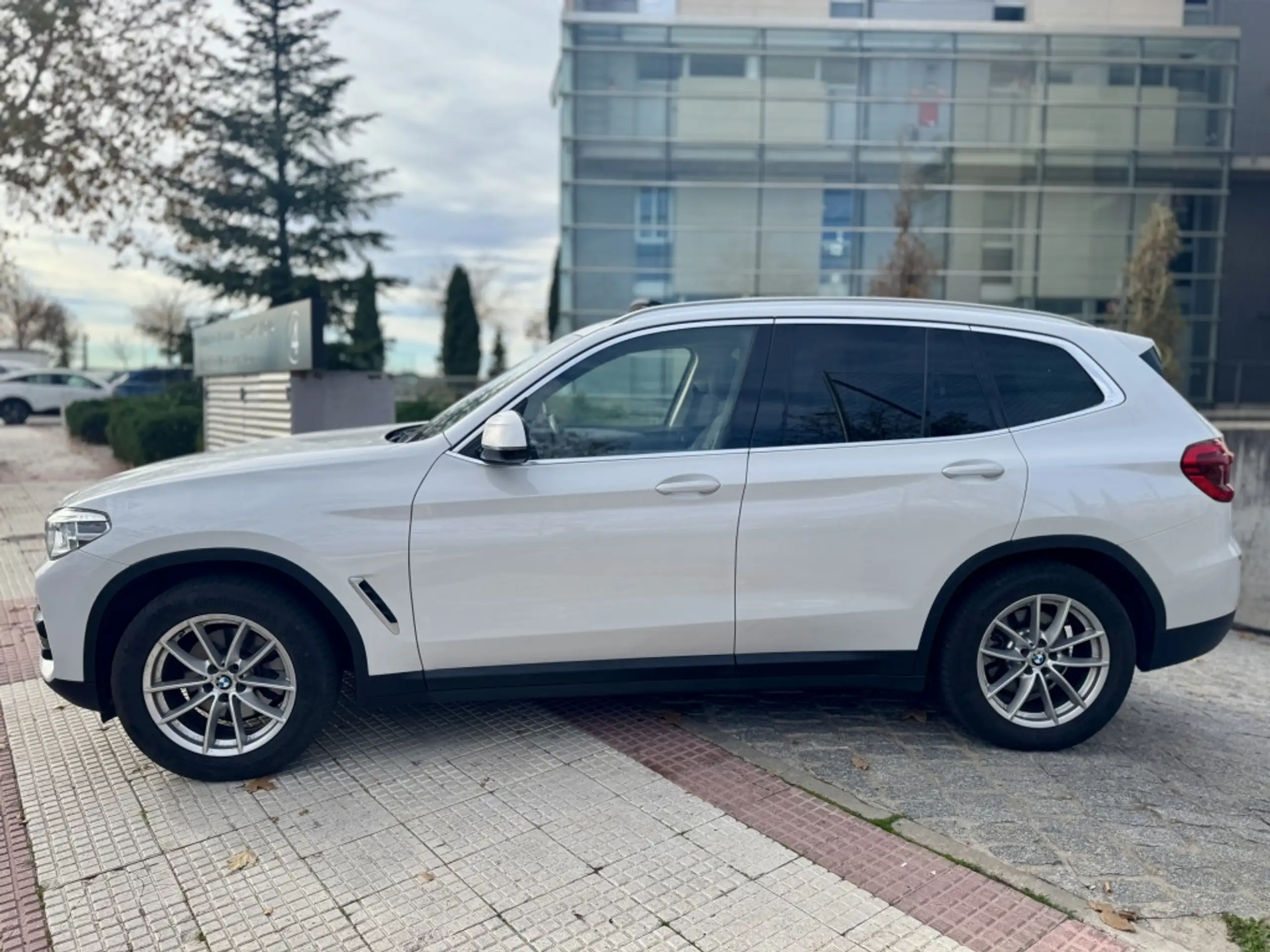 BMW - X3