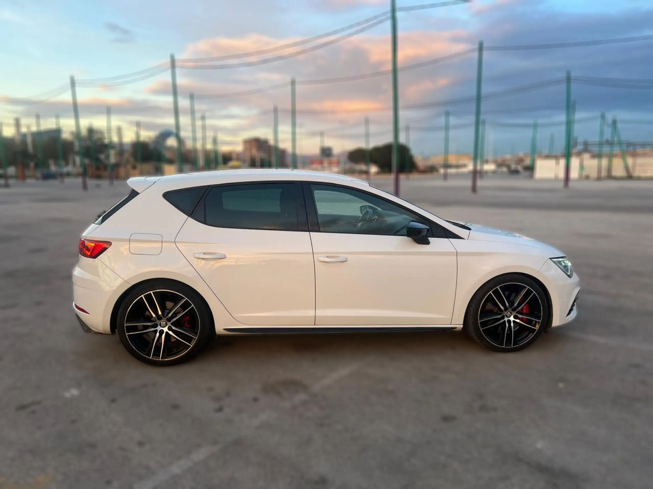 SEAT - Leon