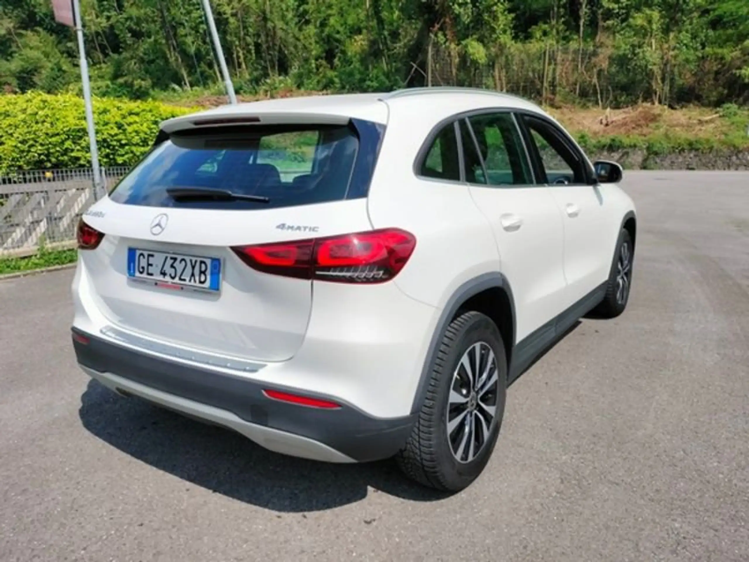 Mercedes-Benz - GLA 220