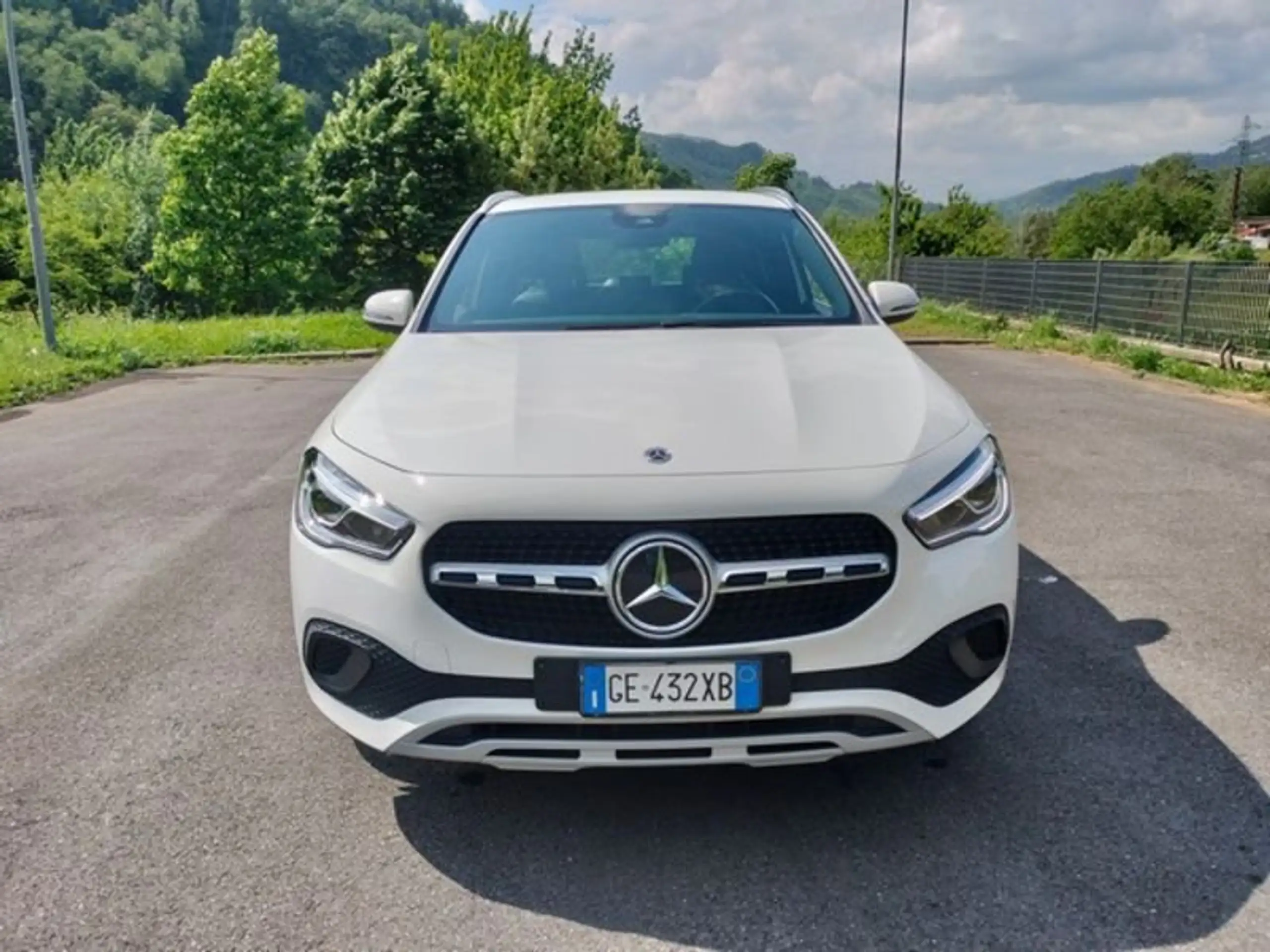 Mercedes-Benz - GLA 220