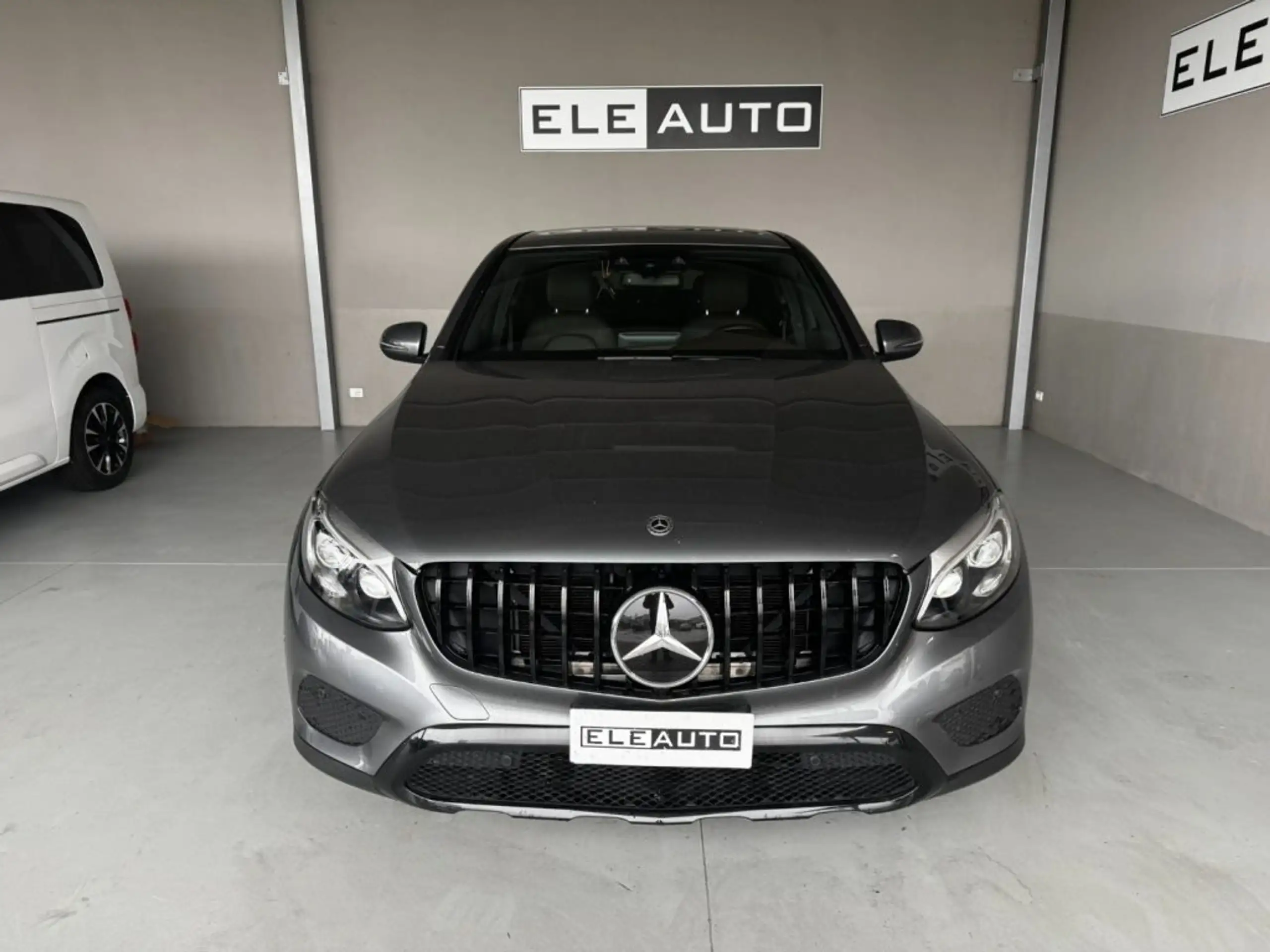 Mercedes-Benz - GLC 350