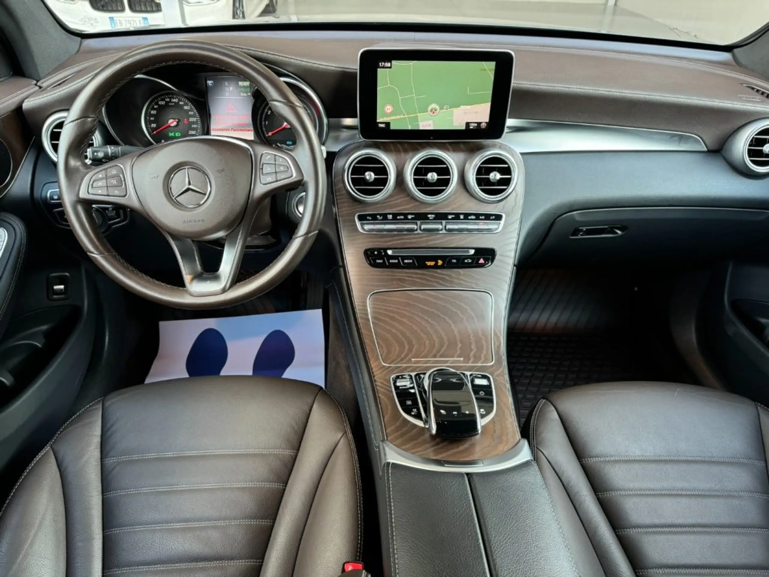 Mercedes-Benz - GLC 350